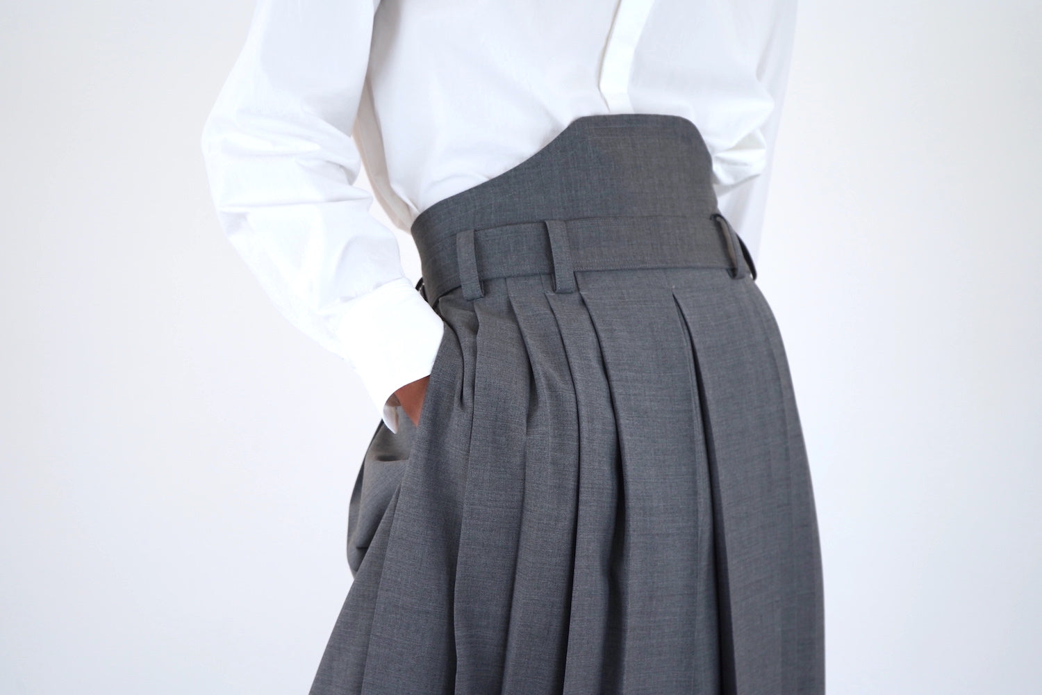 Hak Pleats Pants