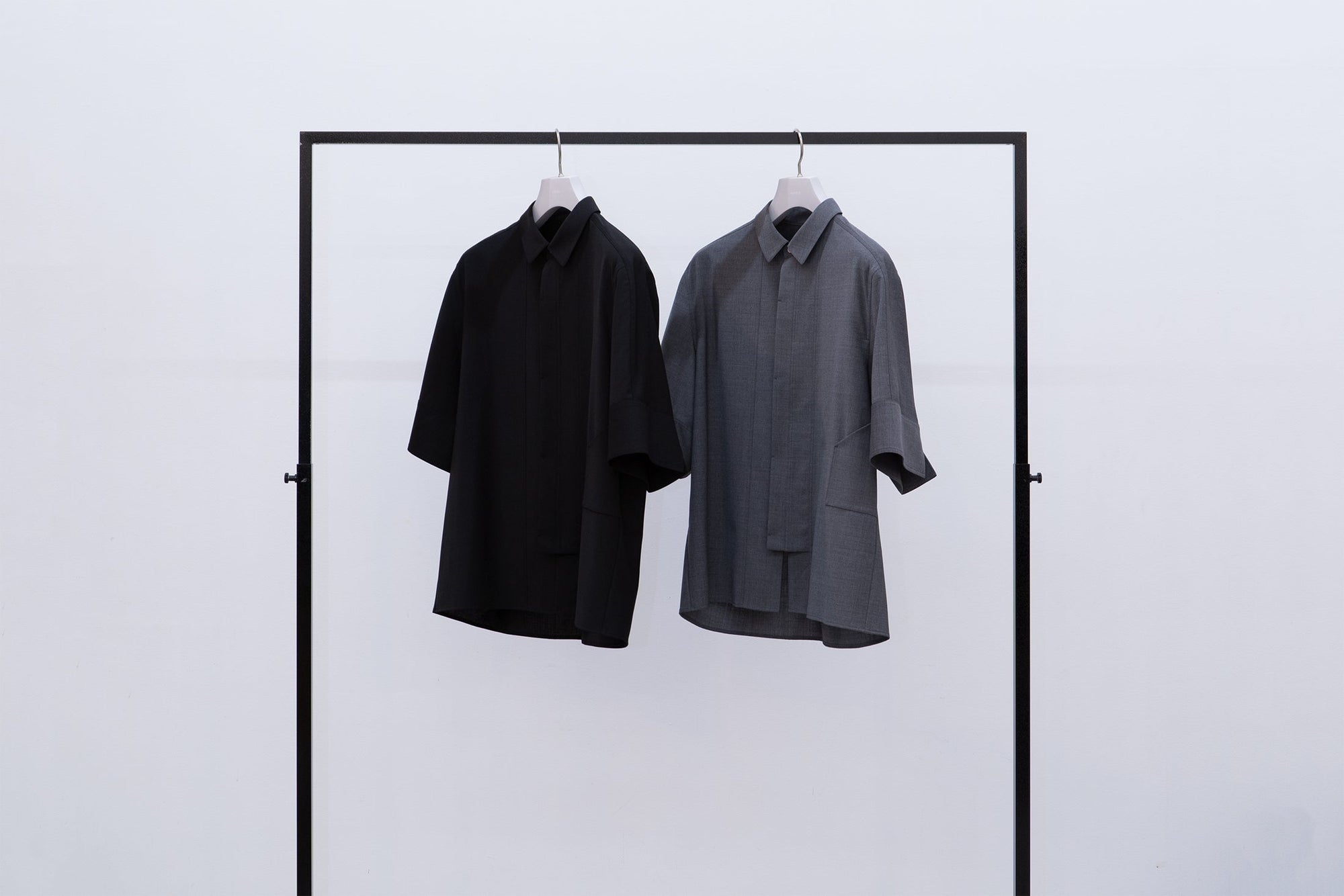 Tri Front Shirt / grey