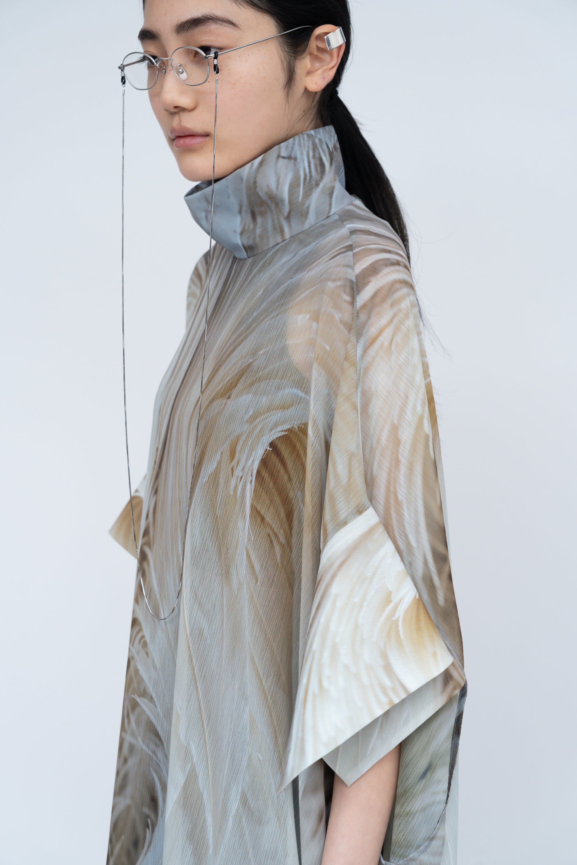 Phenomenal Sheer Robe / feather