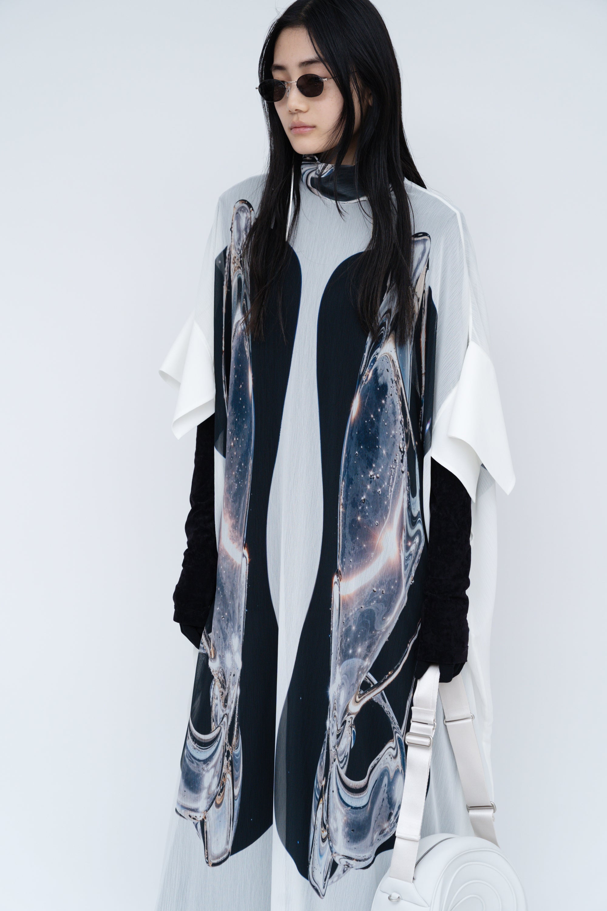 Phenomenal Sheer Robe / white