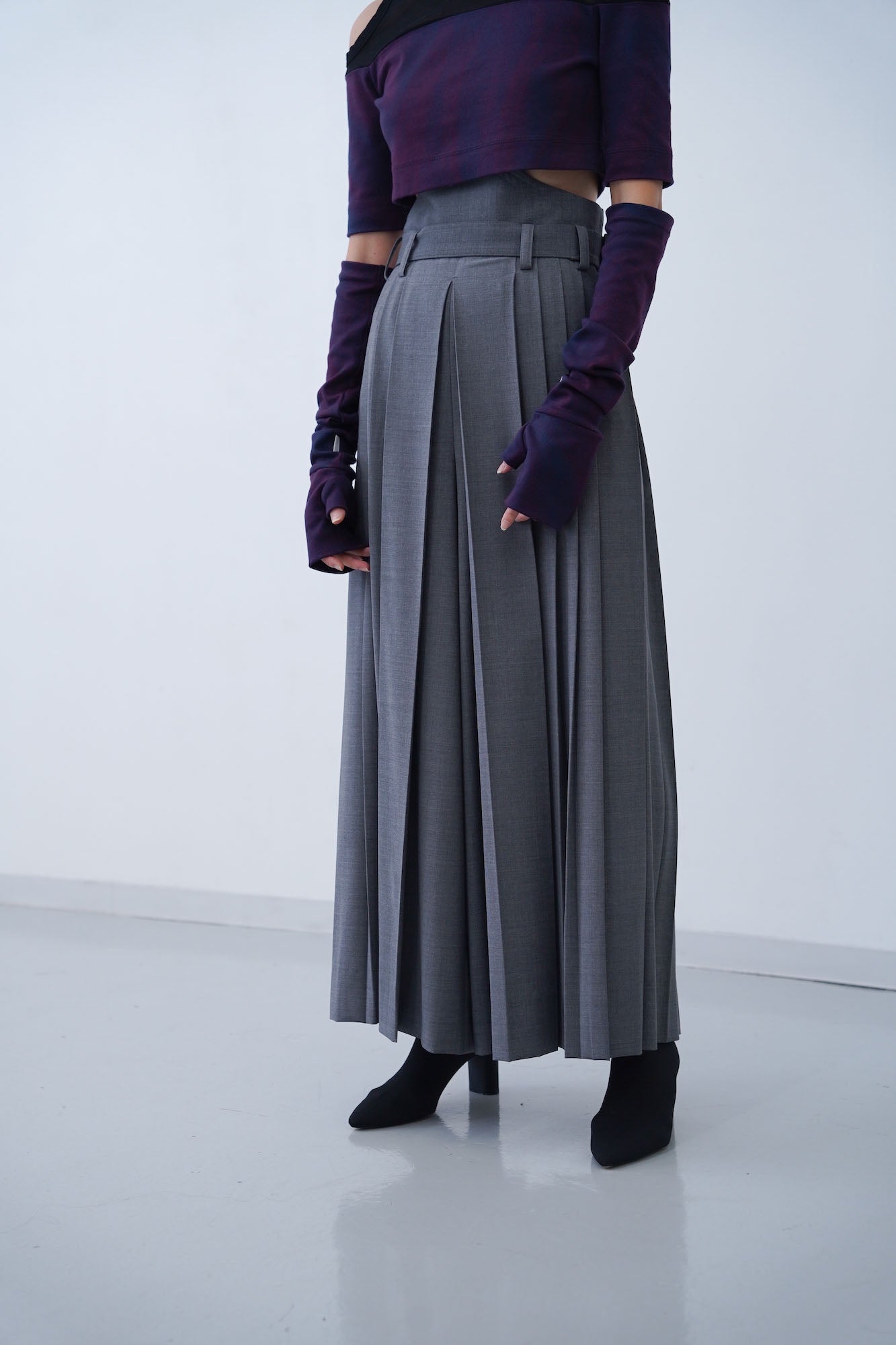 Hak Pleats Pants / grey