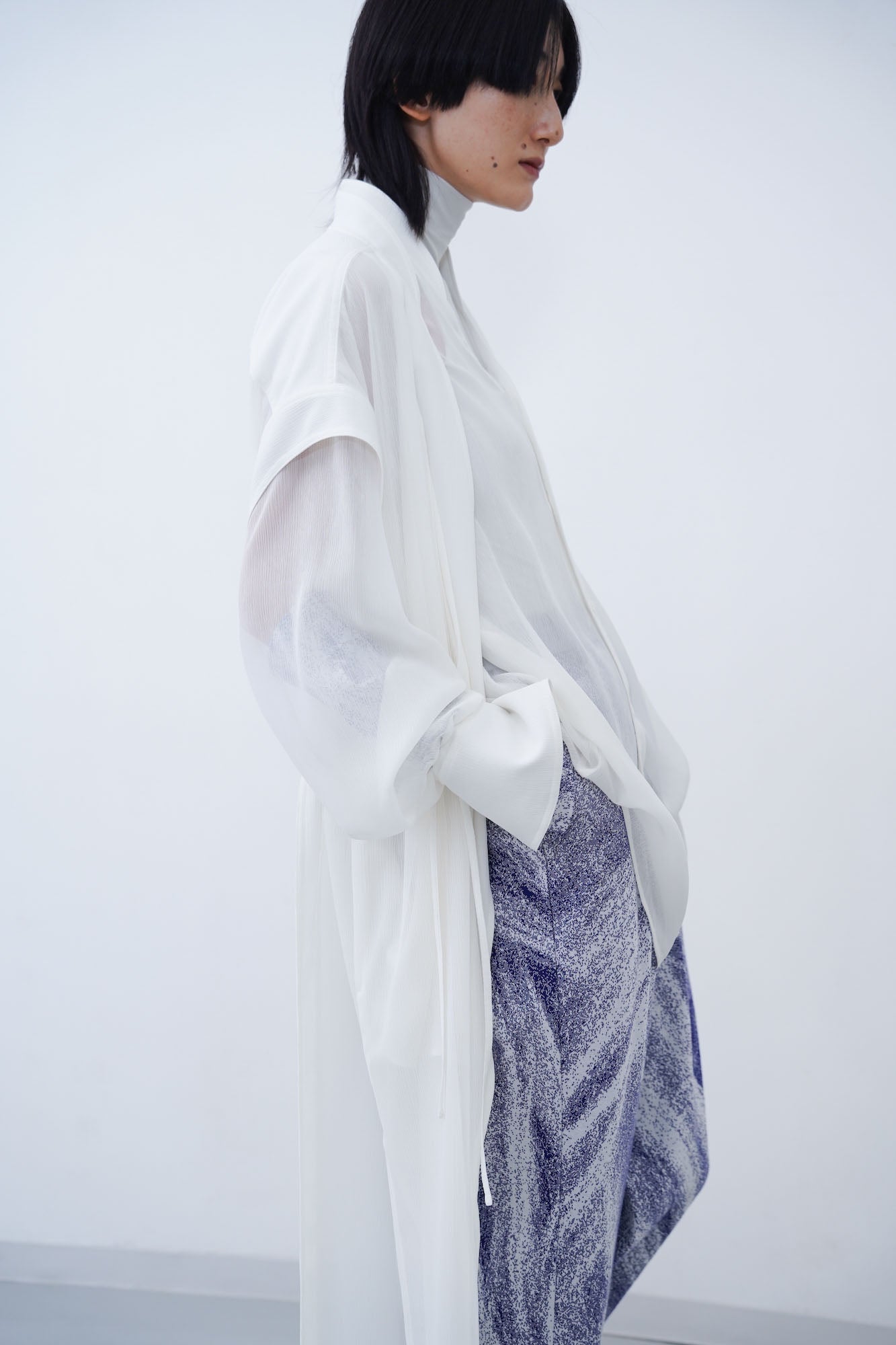 Dia Sheer Gown / ivory