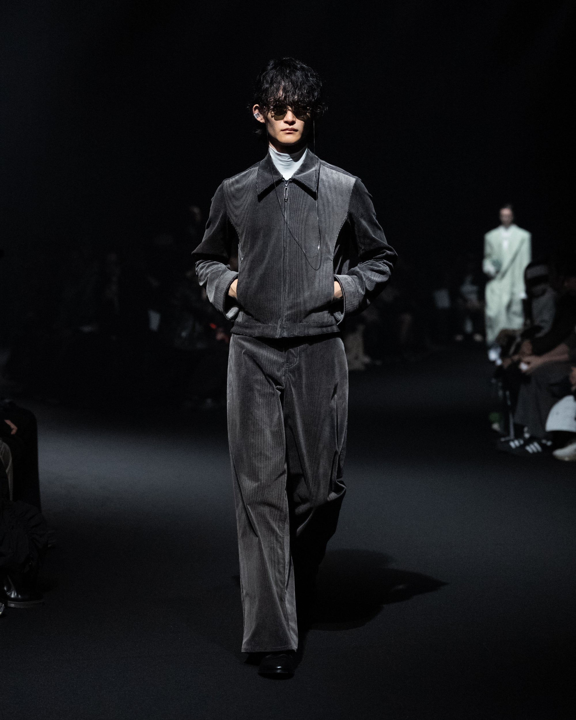 Mirage Bleach Corduroy Pants / black