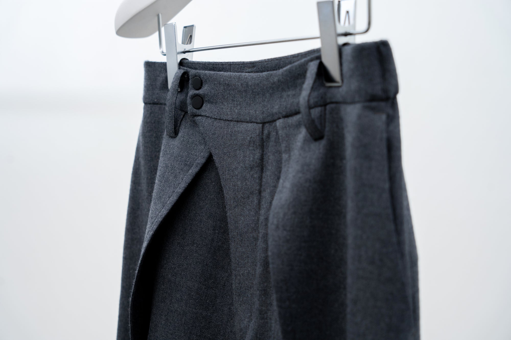Dub Tailored Trousers / grey