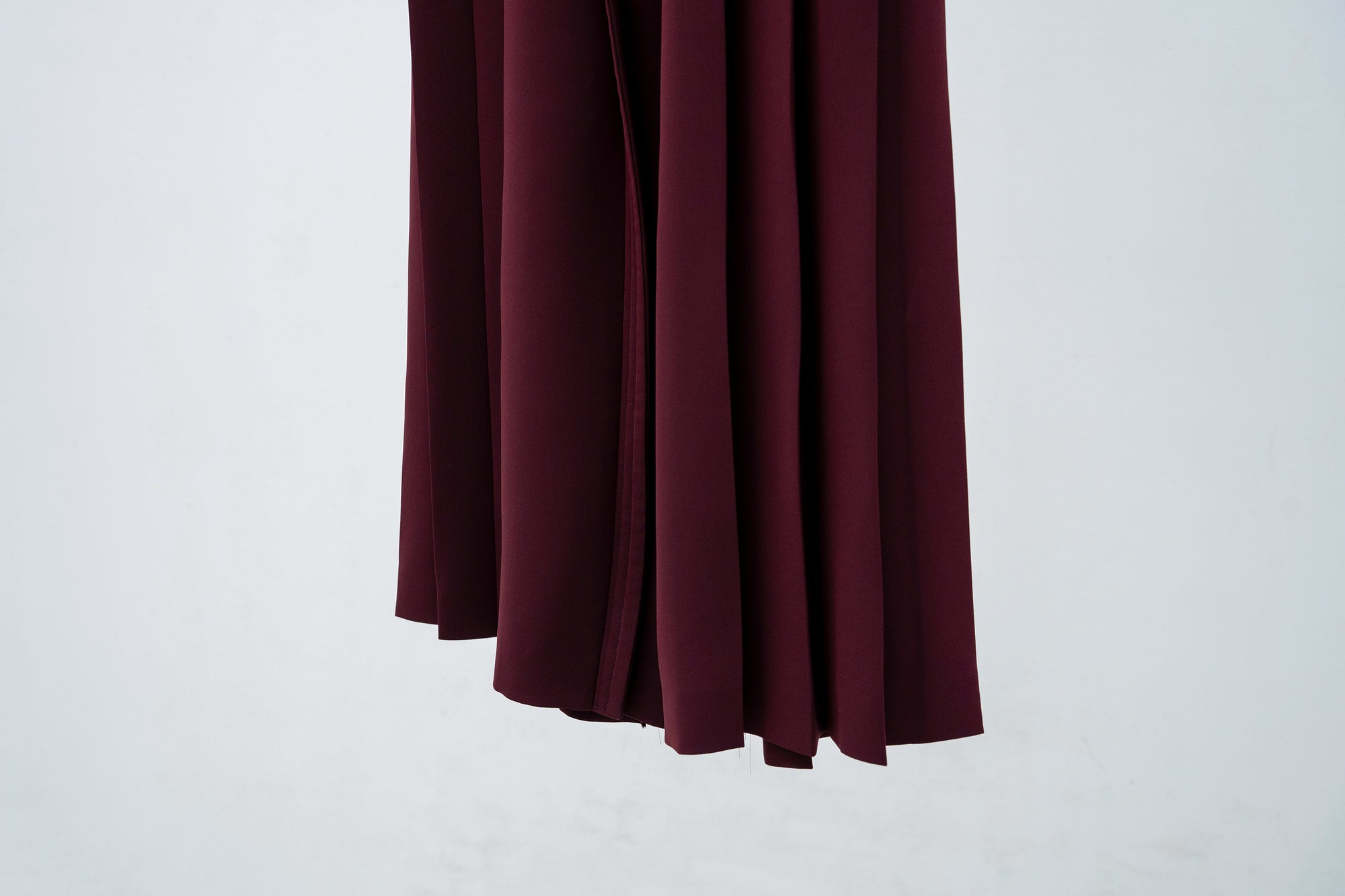 Atlantis Pleats Trousers / burgundy