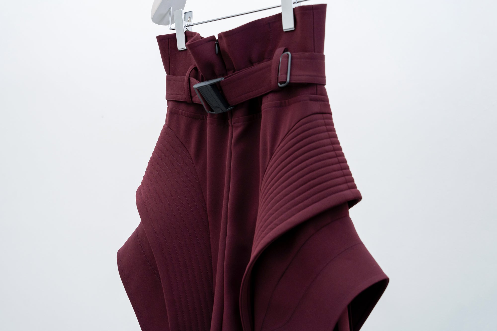 Atlantis Pleats Trousers / burgundy