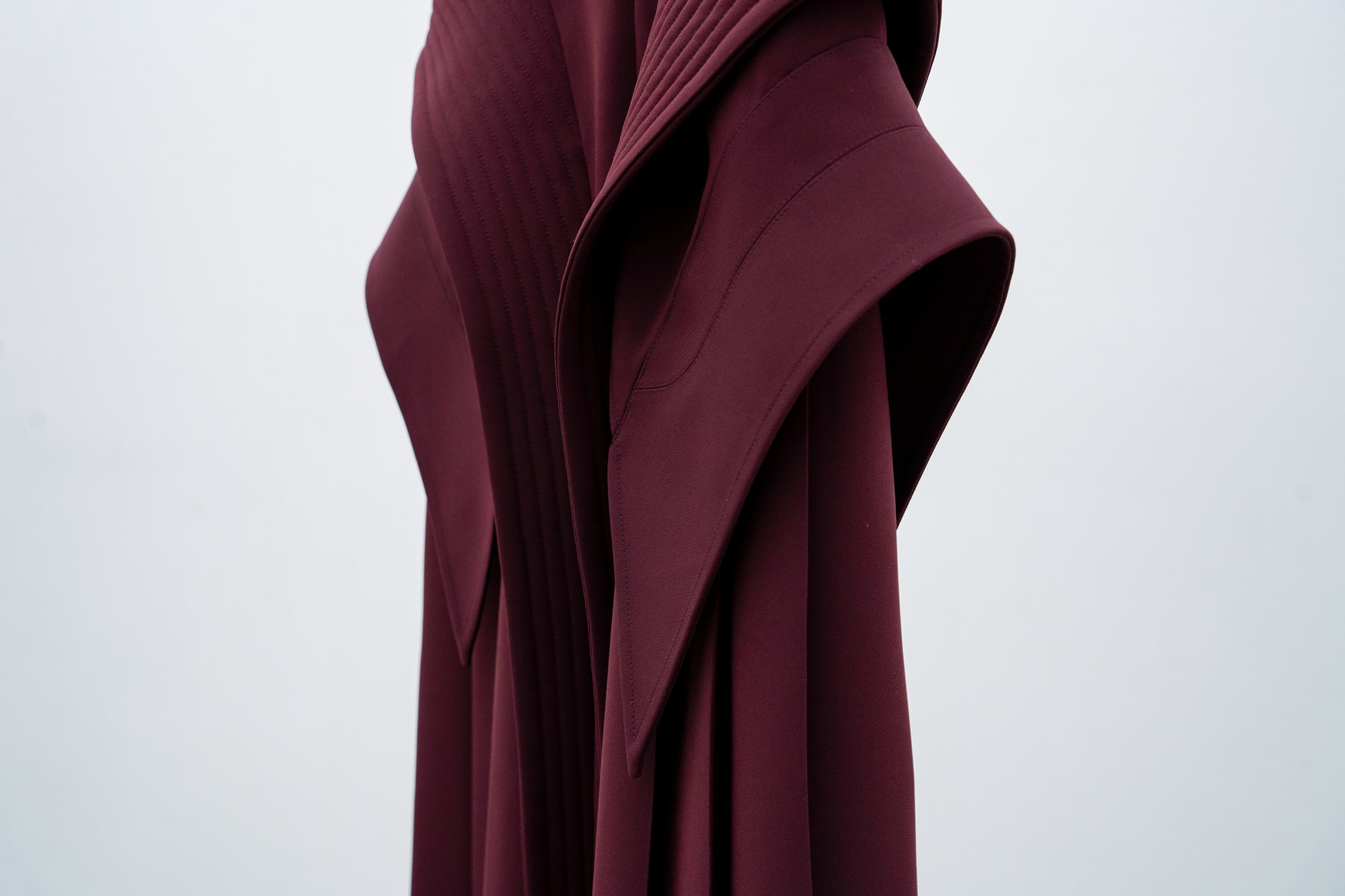 Atlantis Pleats Trousers / burgundy