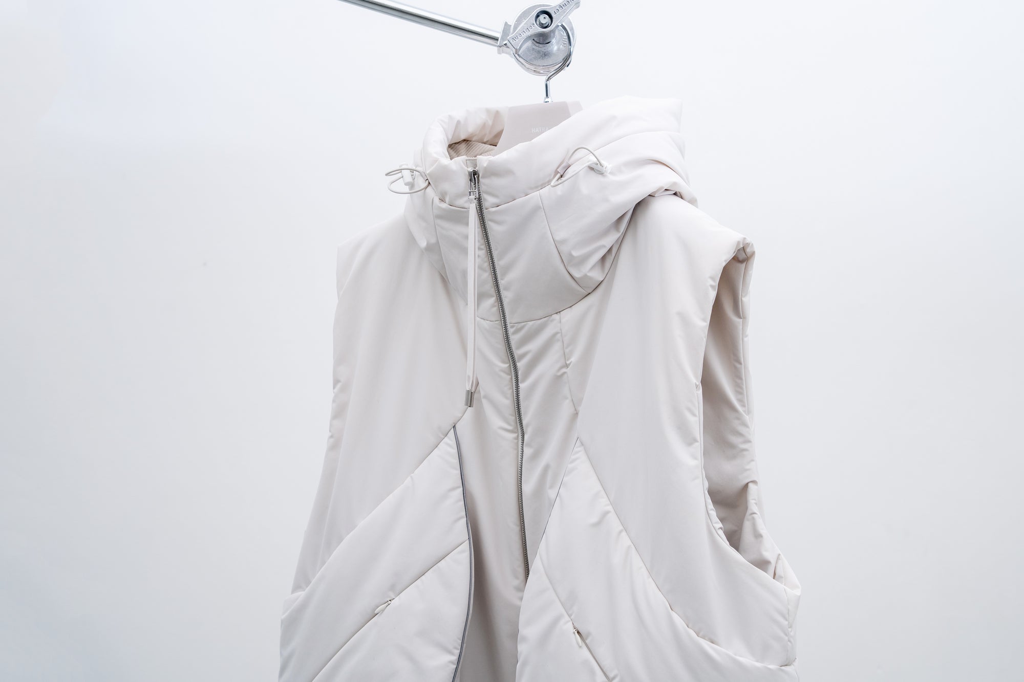 Lay Puf Vest / ivory