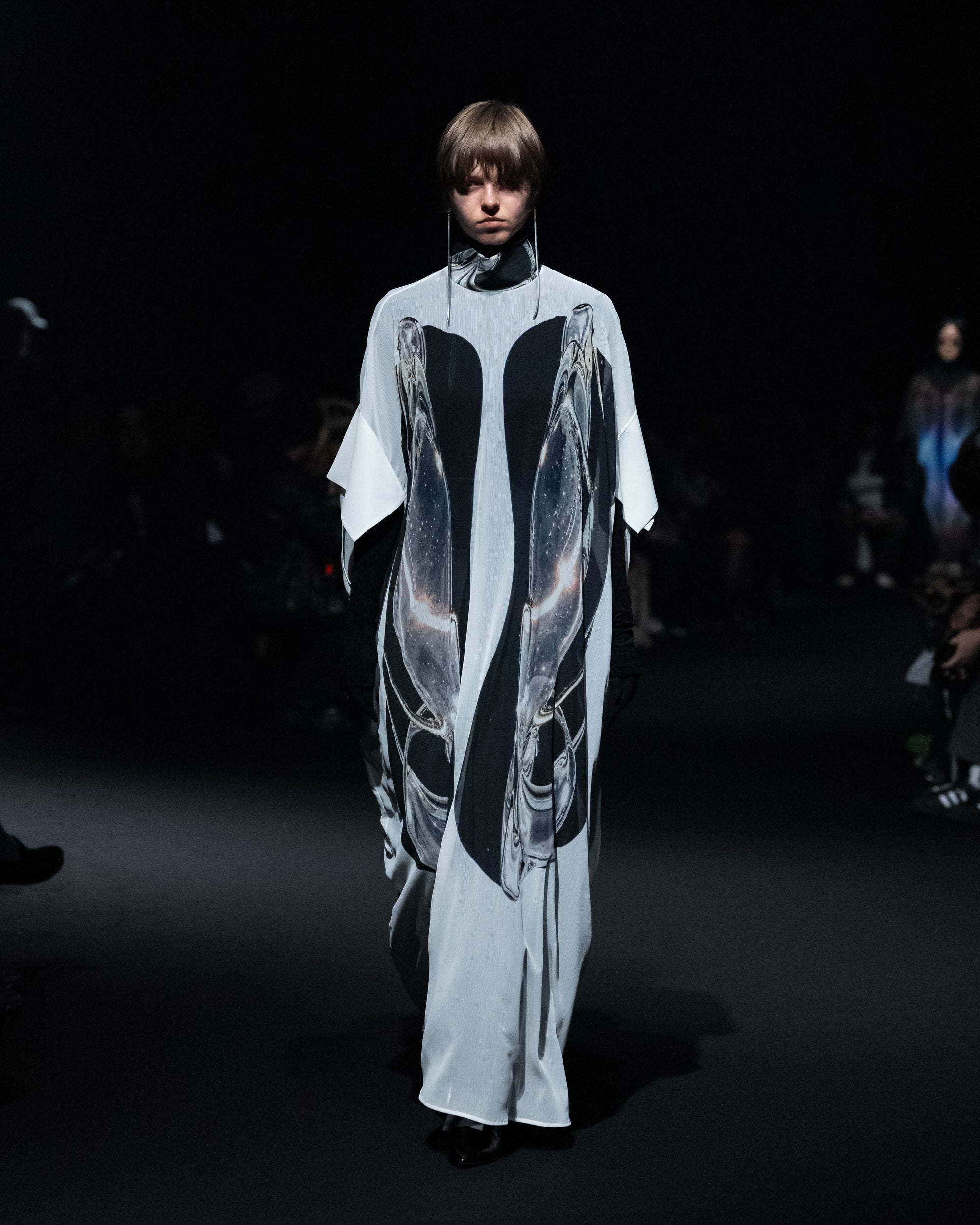 Phenomenal Sheer Robe / white