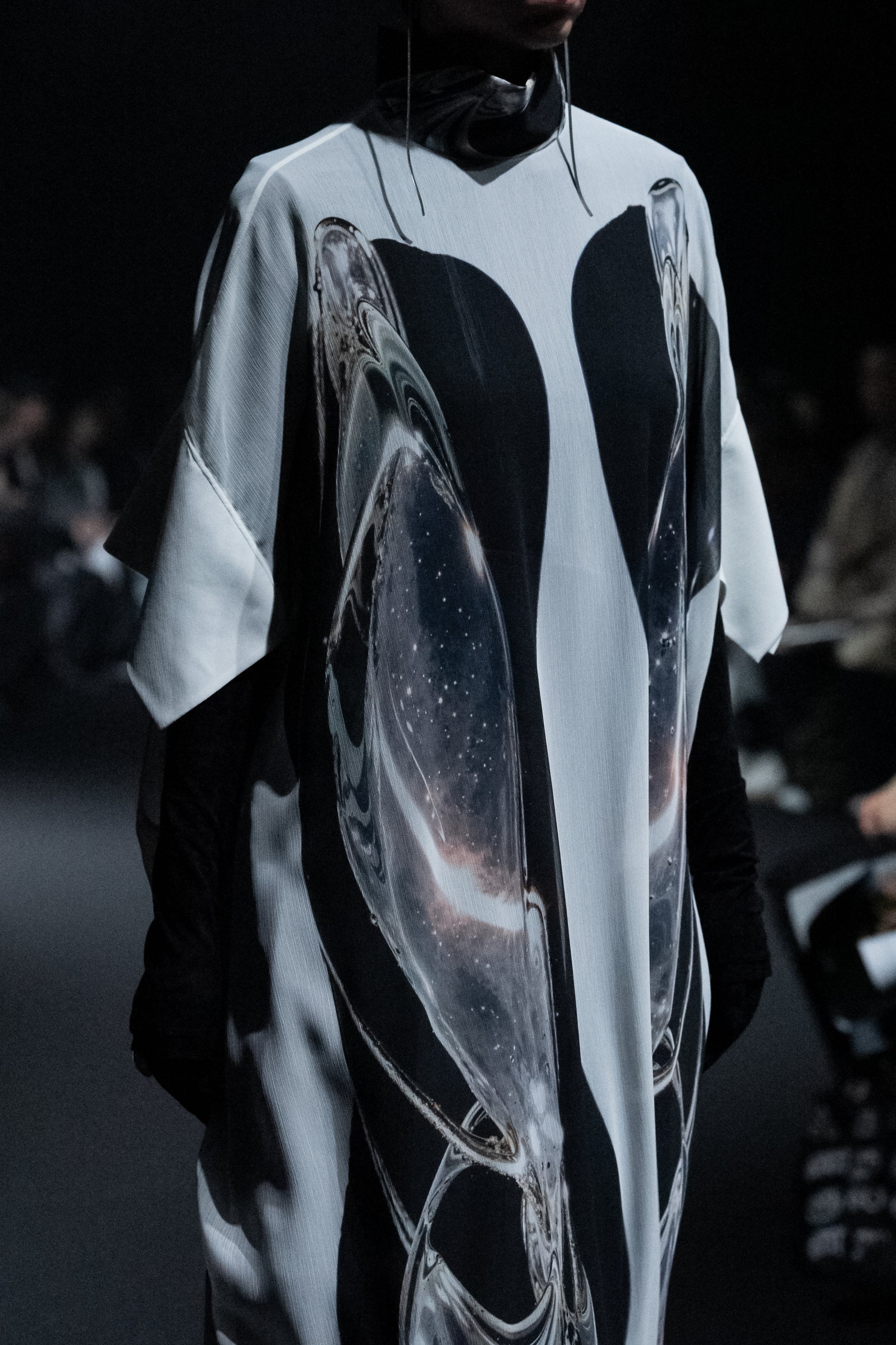 Phenomenal Sheer Robe / white