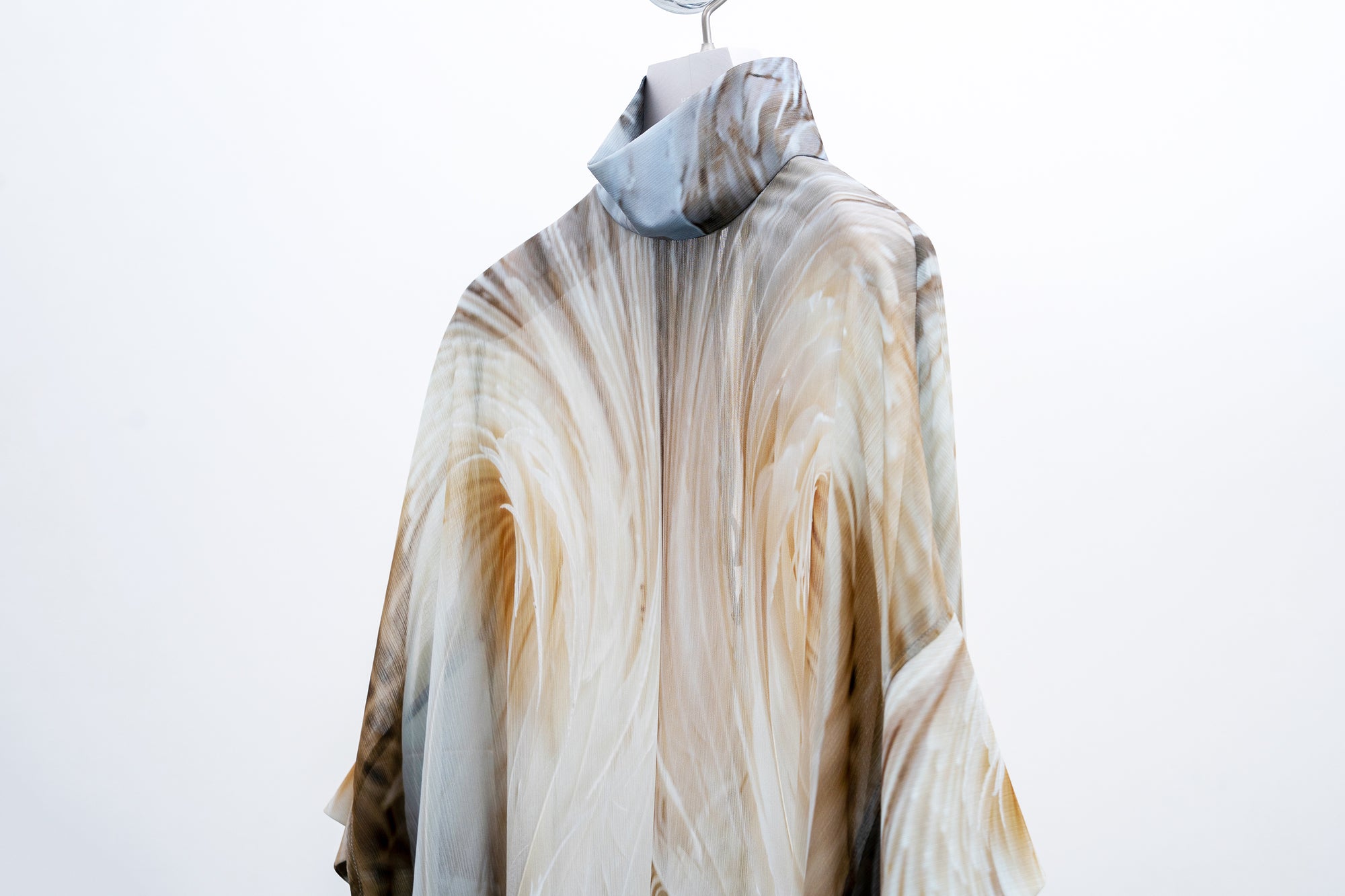 Phenomenal Sheer Robe / feather