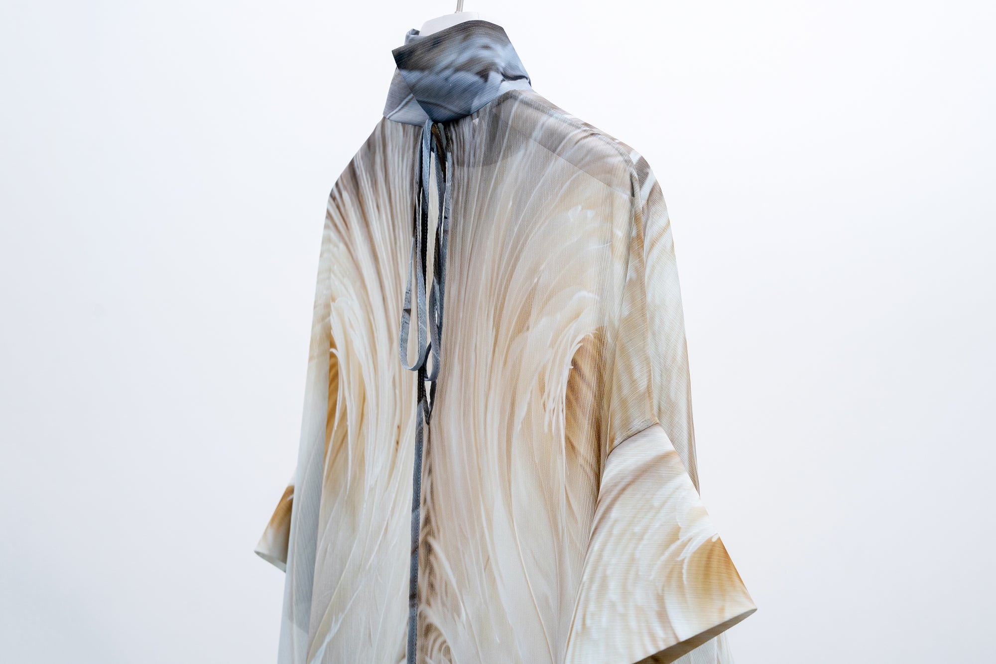 Phenomenal Sheer Robe / feather