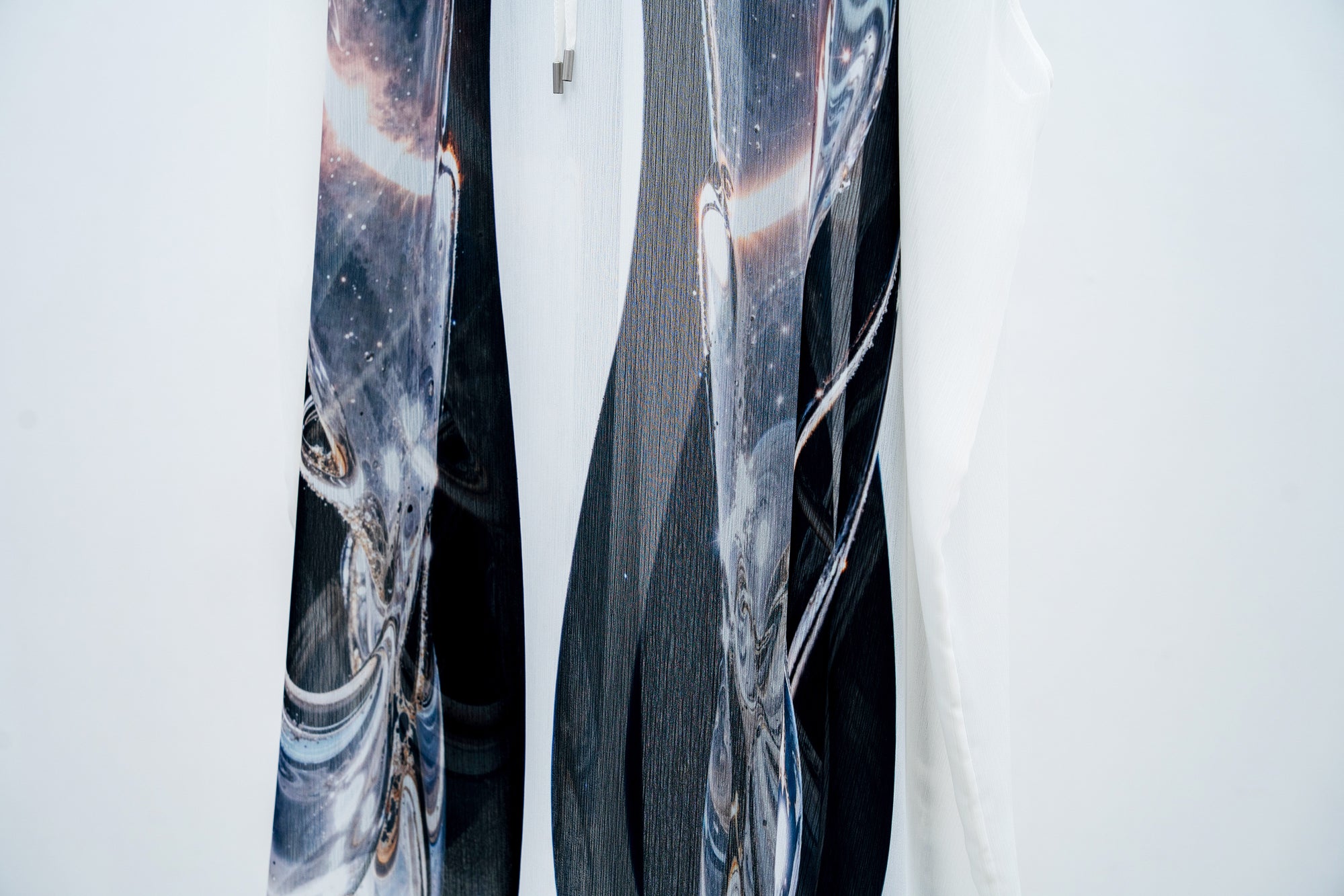 Phenomenal Sheer Robe / white