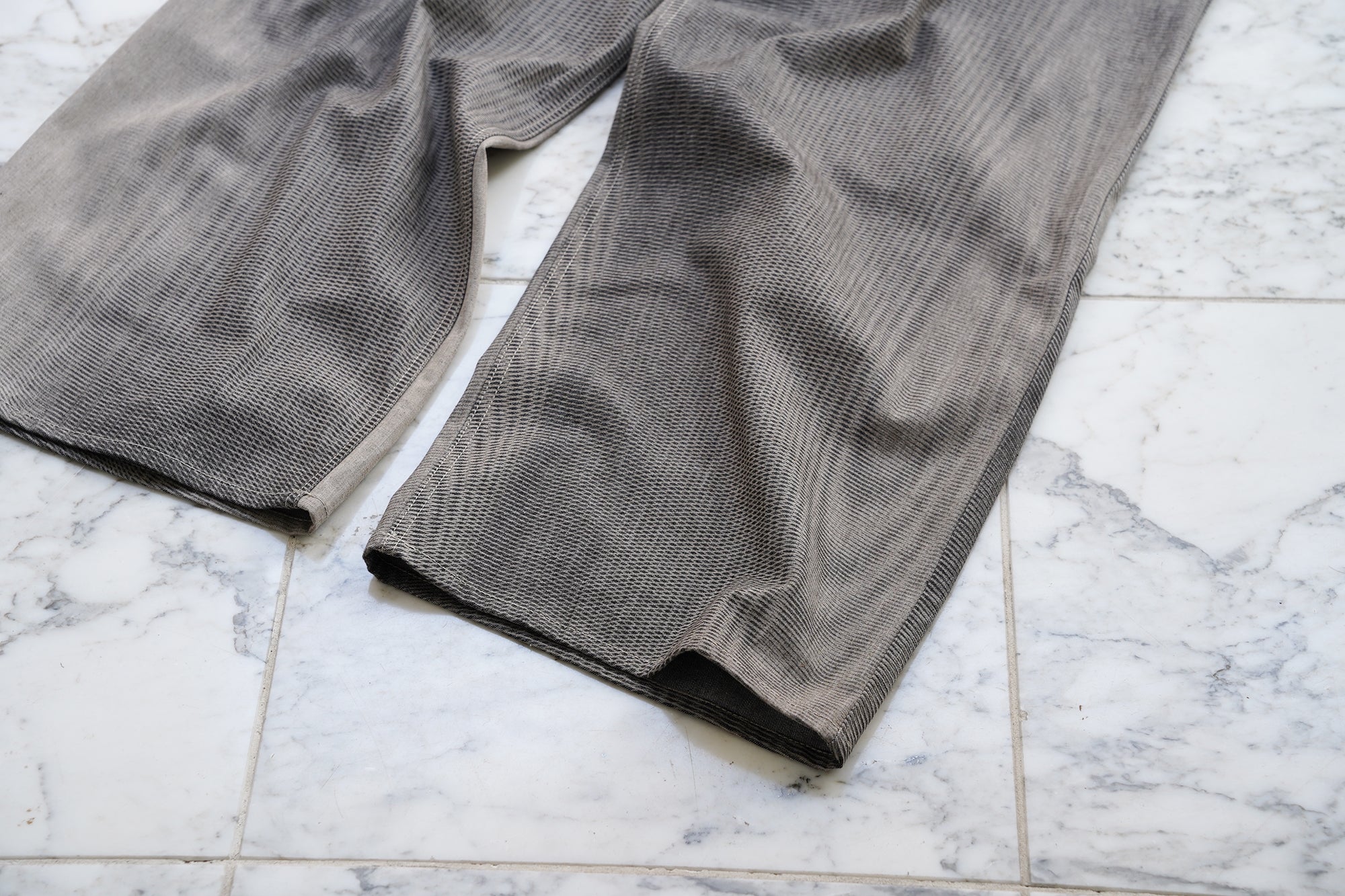 Mirage Bleach Denim / black – HATRA OFFICIAL