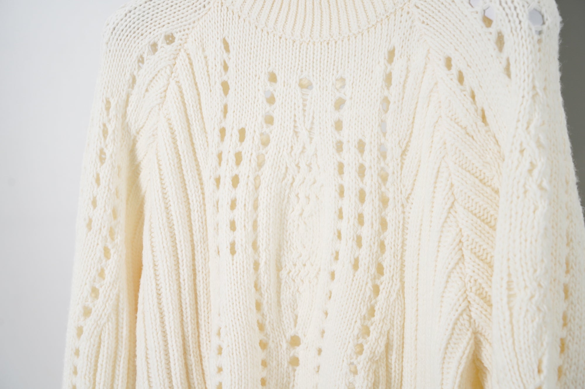 Allele Cable Sweater / ivory