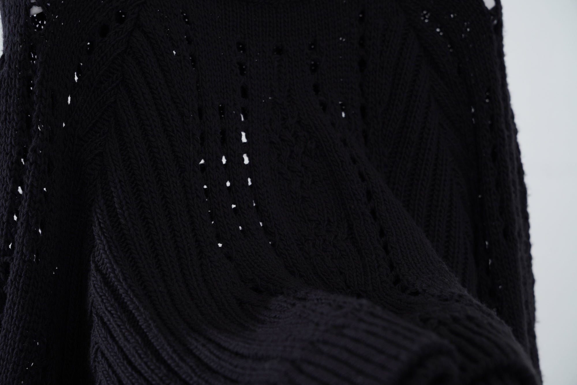 Allele Cable Sweater / charcoal