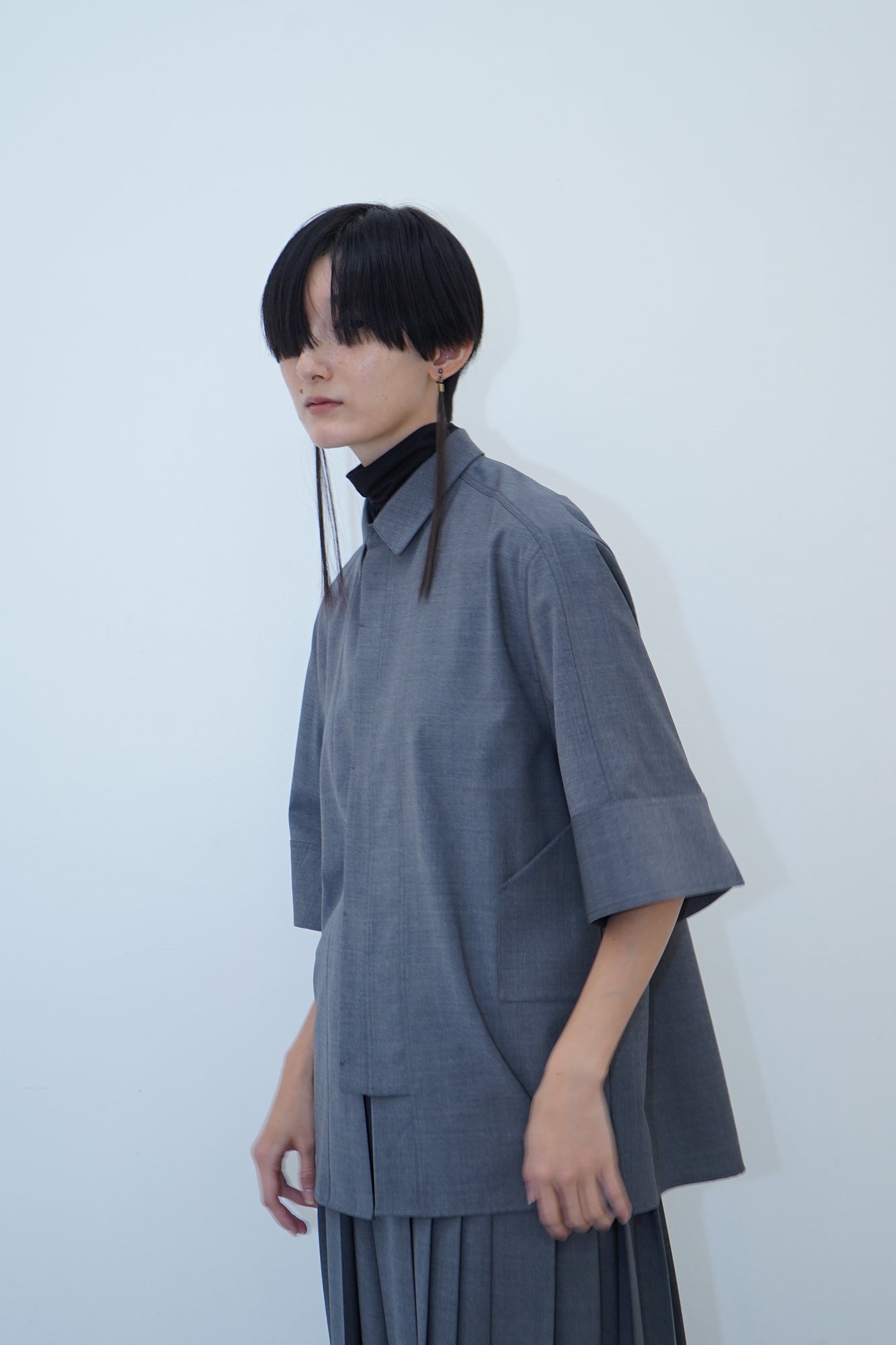 Tri Front Shirt / grey