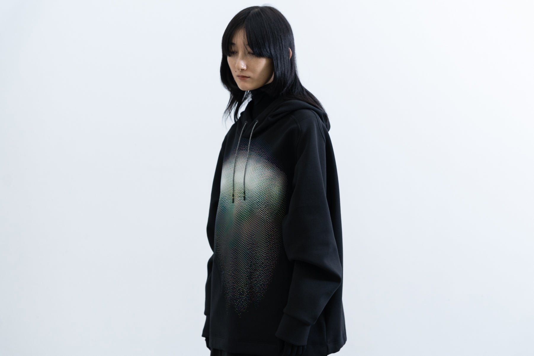 Echo Embroidery Hoodie / black