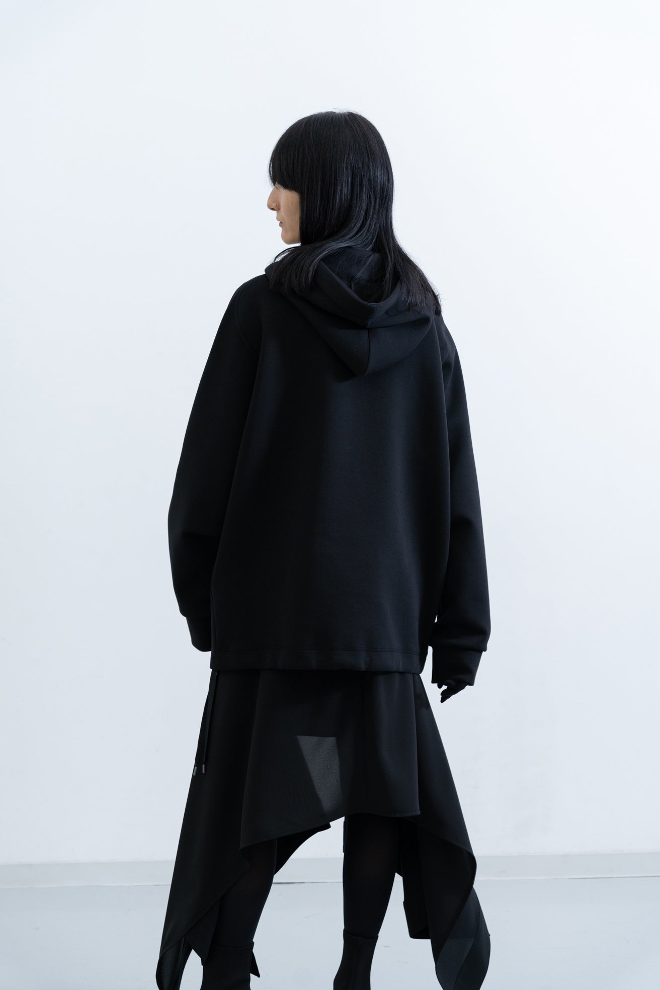 Echo Embroidery Hoodie / black