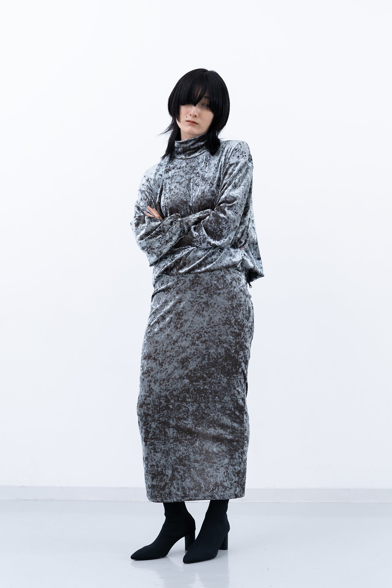 Lunar Velour Skirt / moss – HATRA OFFICIAL