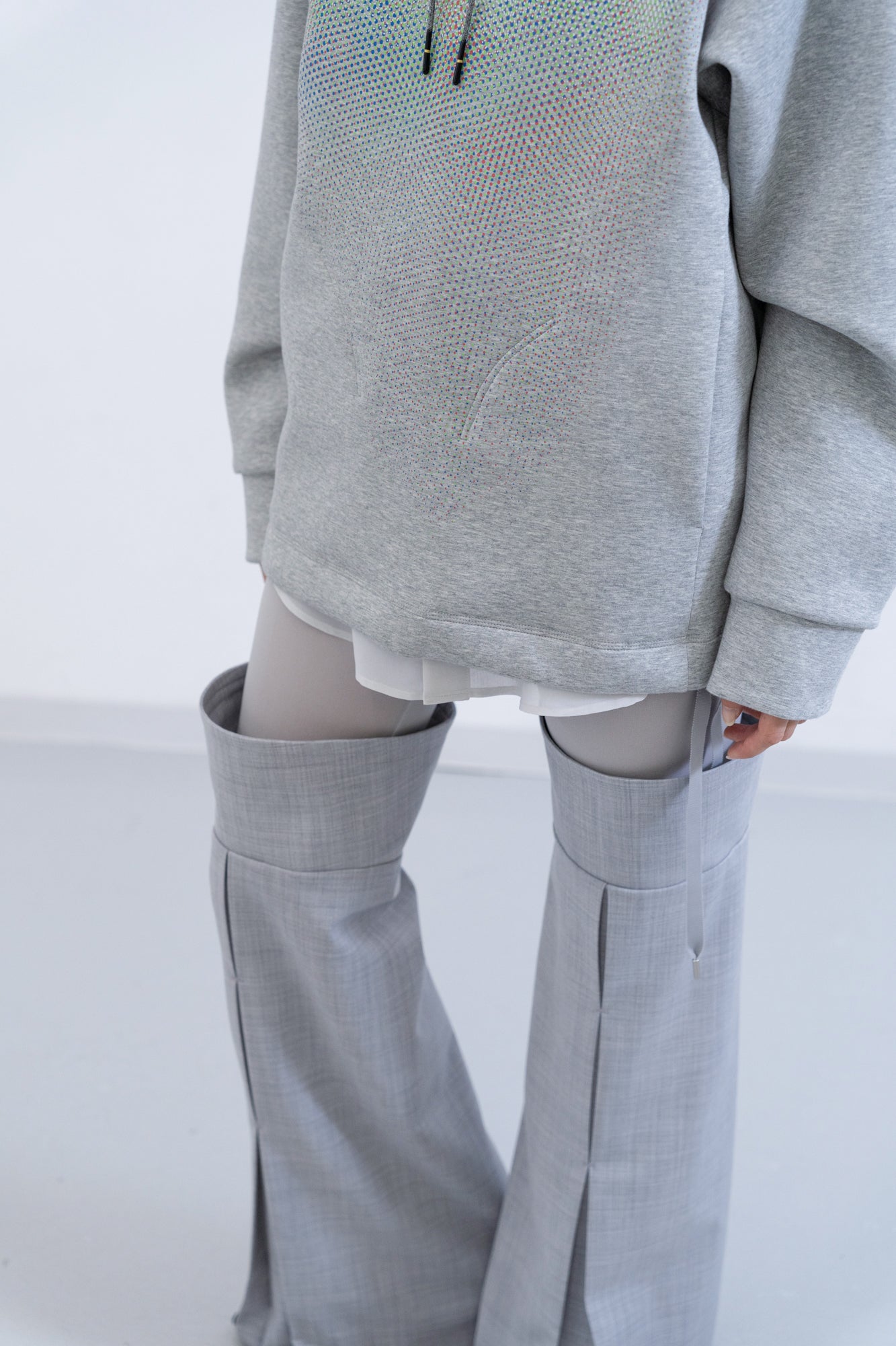 Echo Embroidery Hoodie / grey