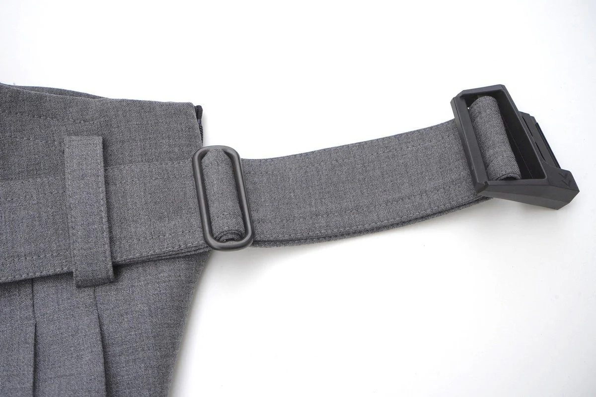 Hak Pleats Pants / grey