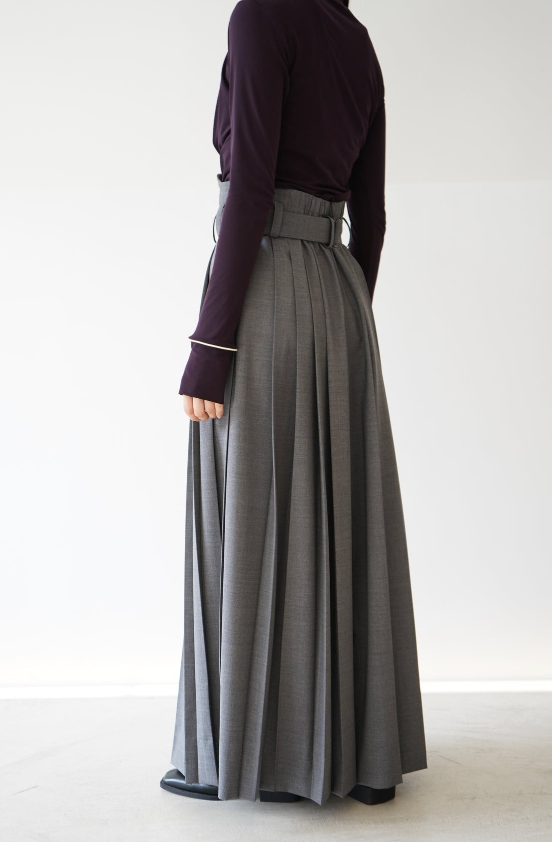 Hak Pleats Pants / grey