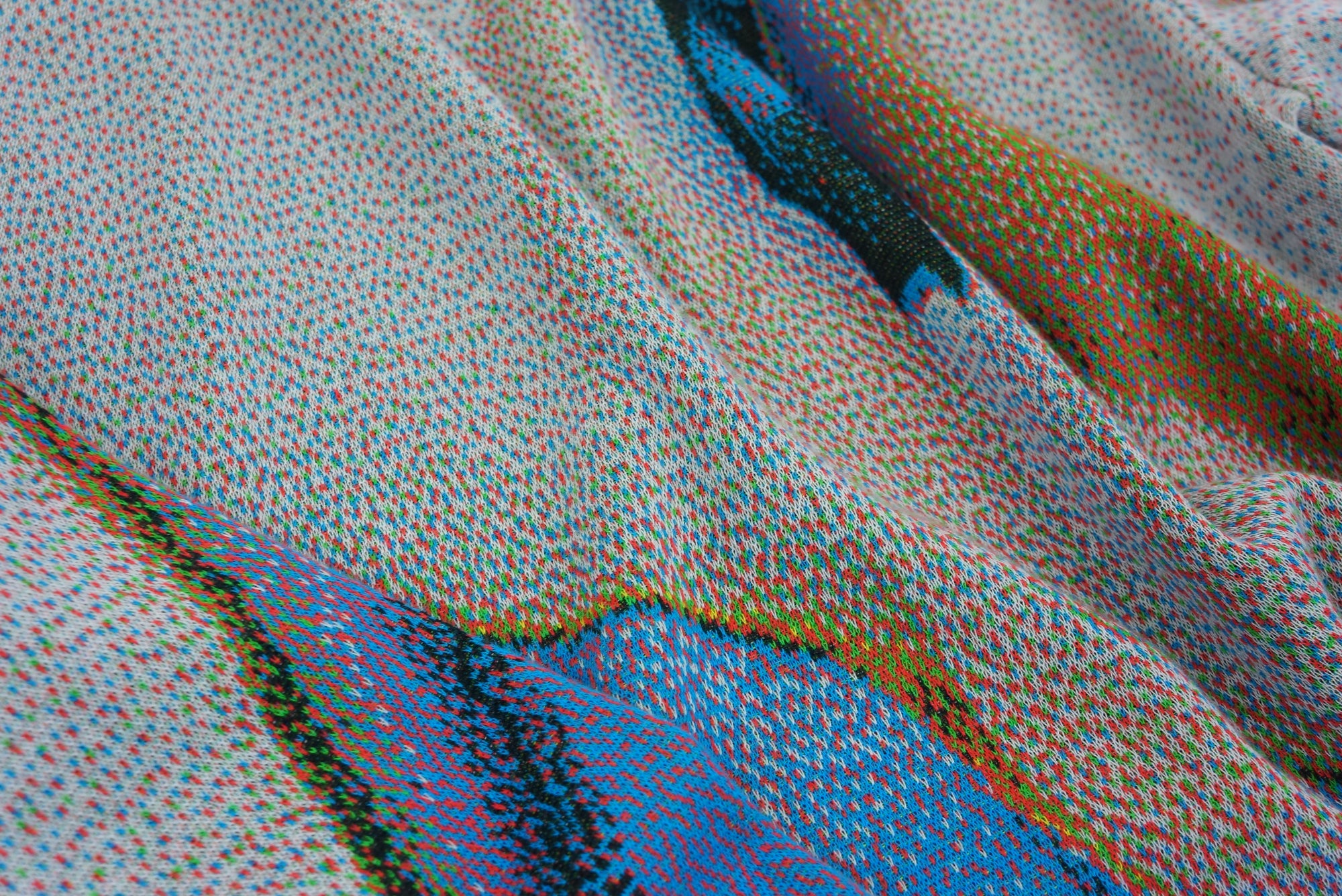 Syn Feather Sweater / SWALLOW