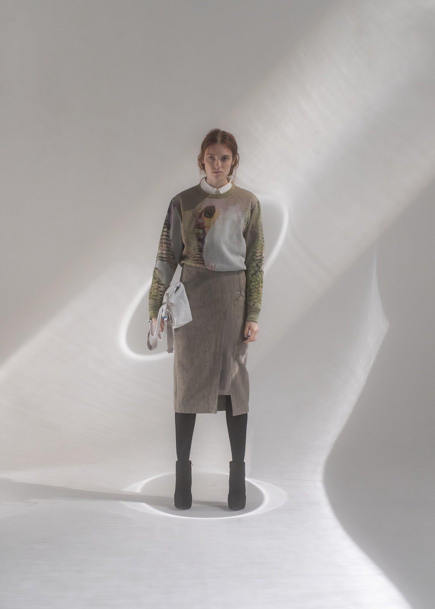 Syn Feather Sweater / Owl