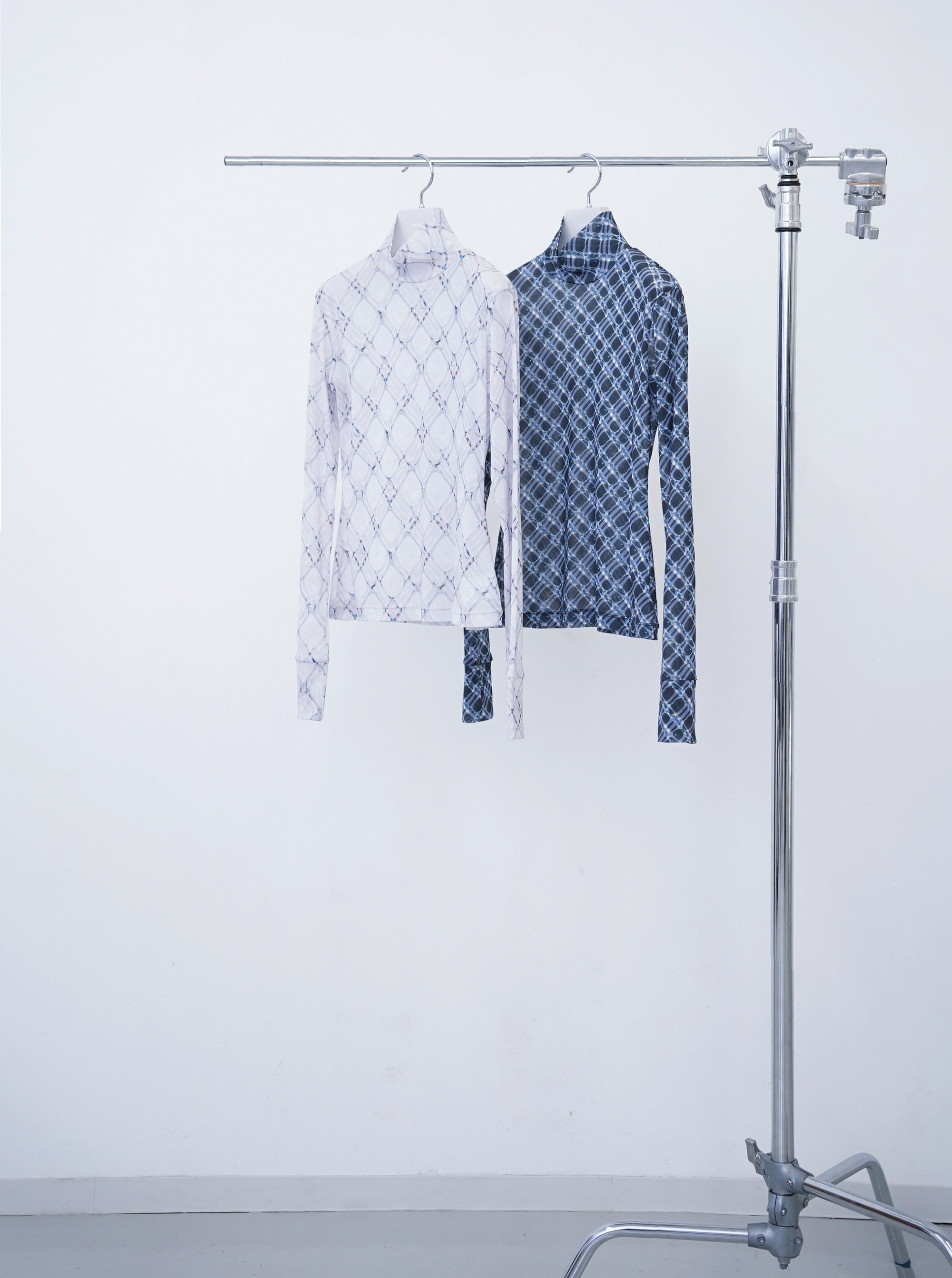 [PRE] Hi Lattice / charcoal