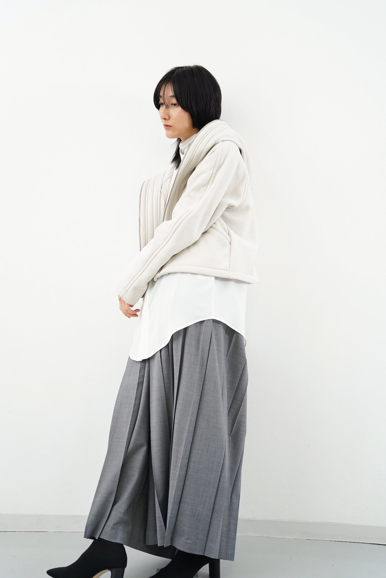 Hak Pleats Pants / grey