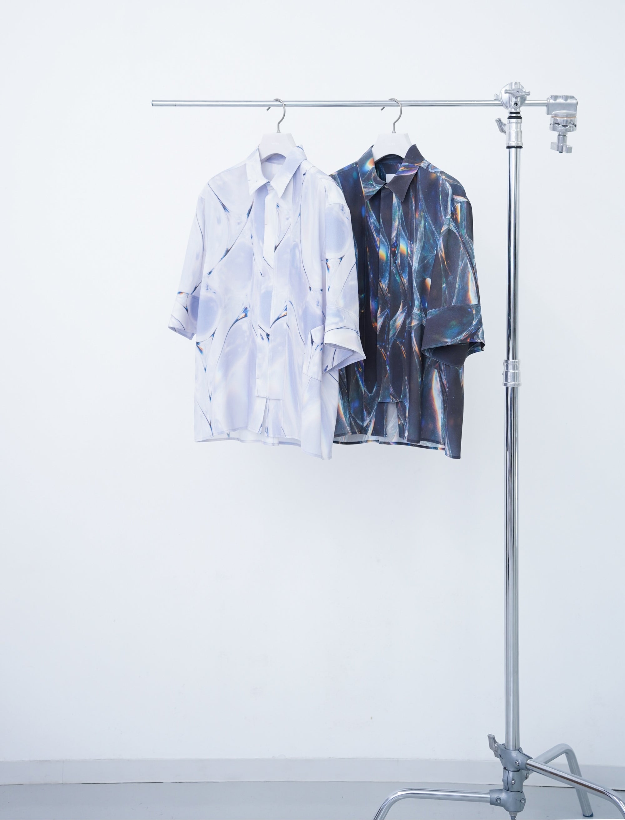 [PRE] Tri Front Shirt Oyster / deep