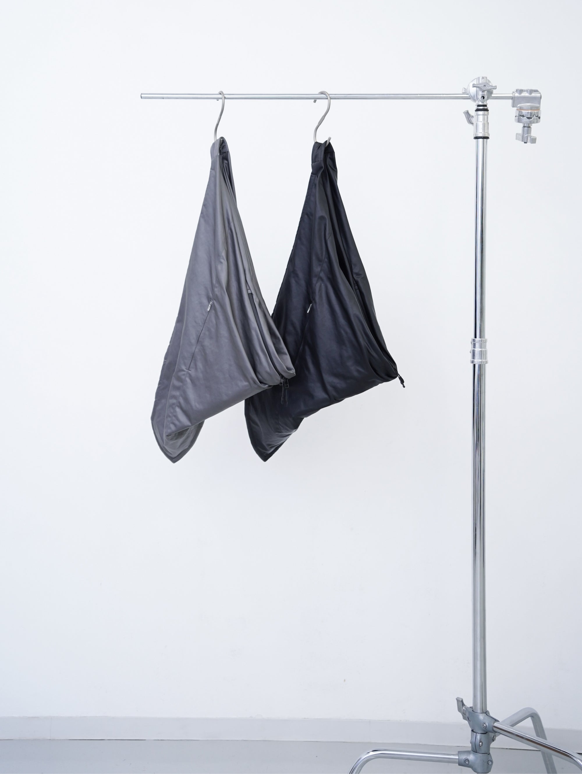 [PRE] Tri Bag LT / charcoal