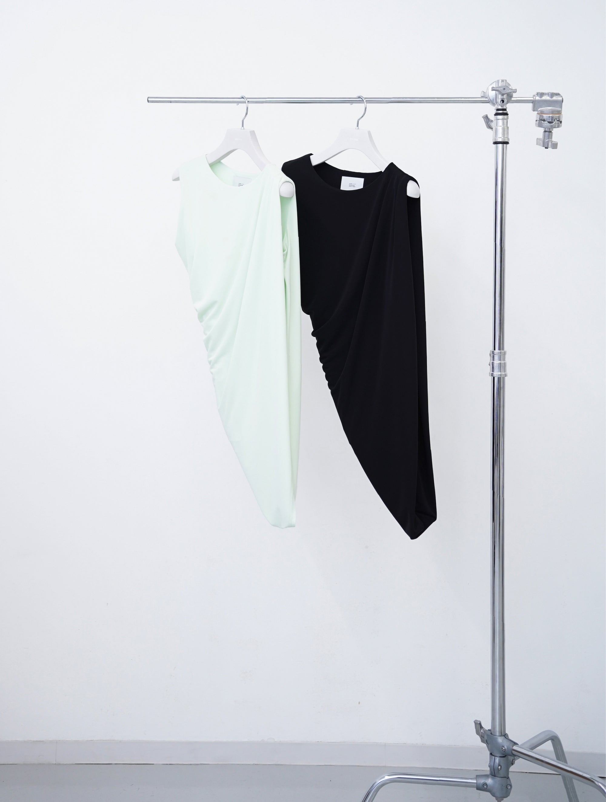 [PRE] Equil Drape Robe / black