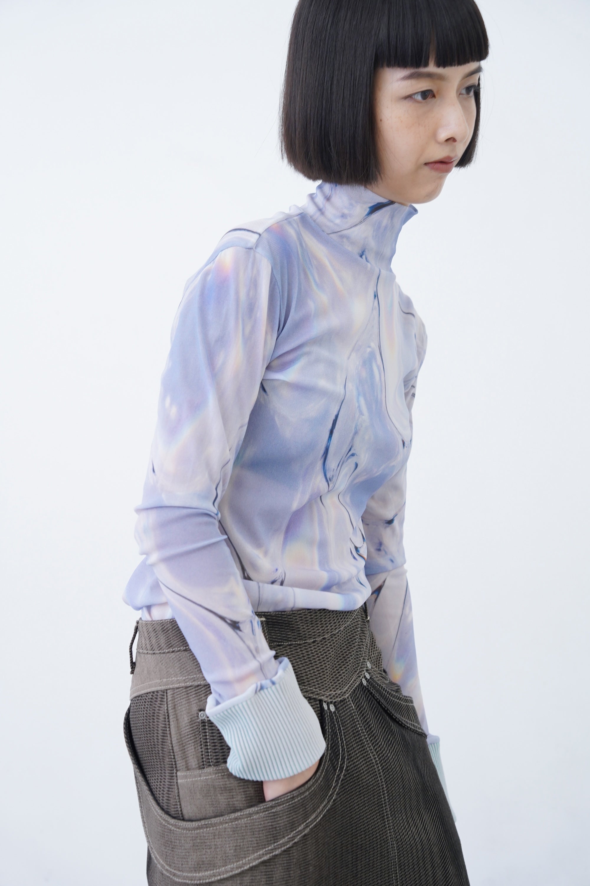 [PRE] Hi Oyster / light