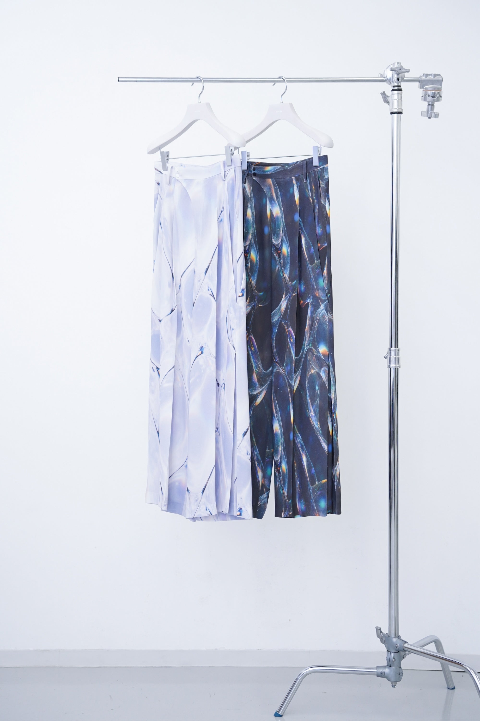 [PRE] Layhak Trousers Oyster / deep