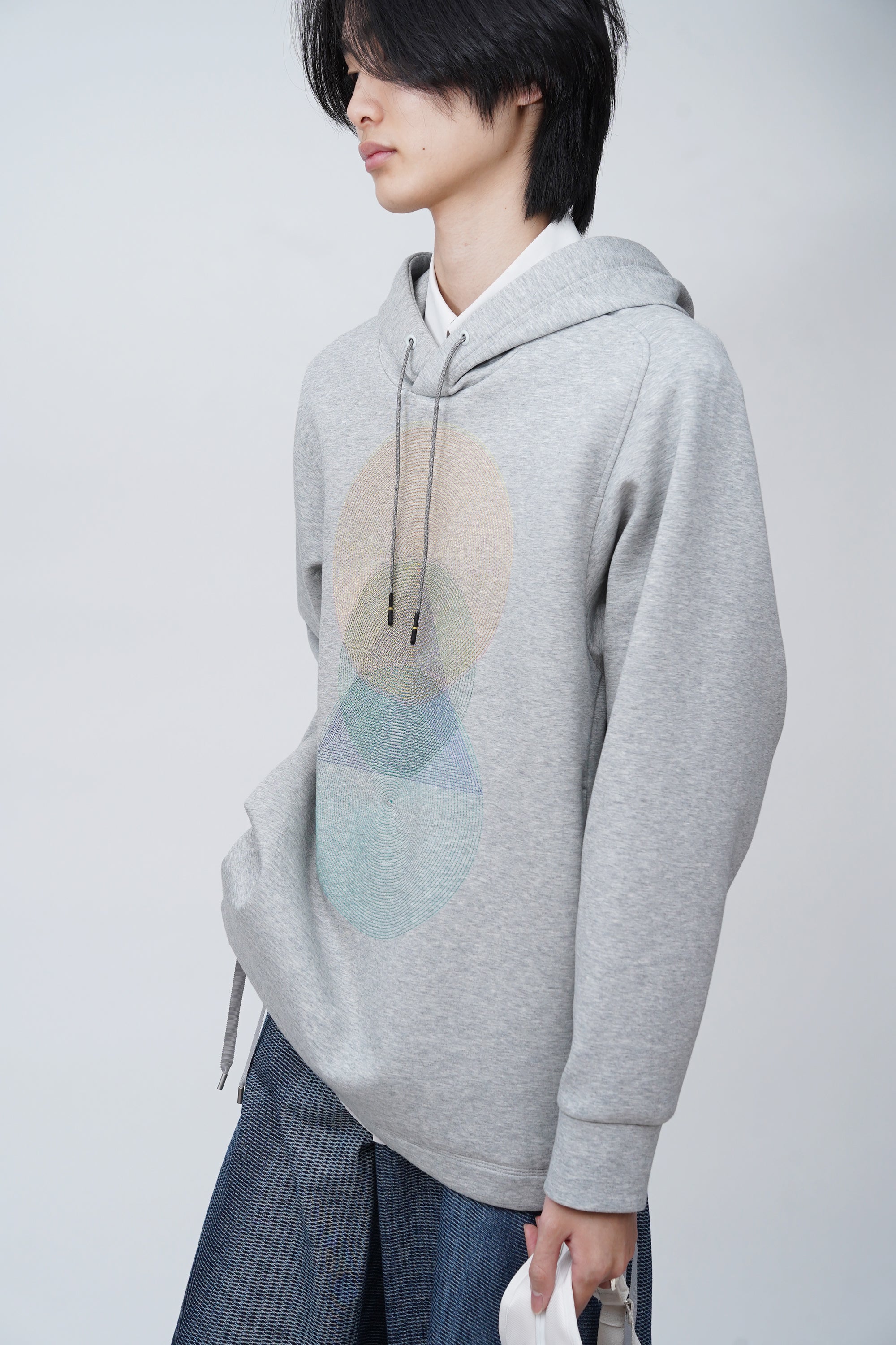 Echo Embroidery Hoodie / grey
