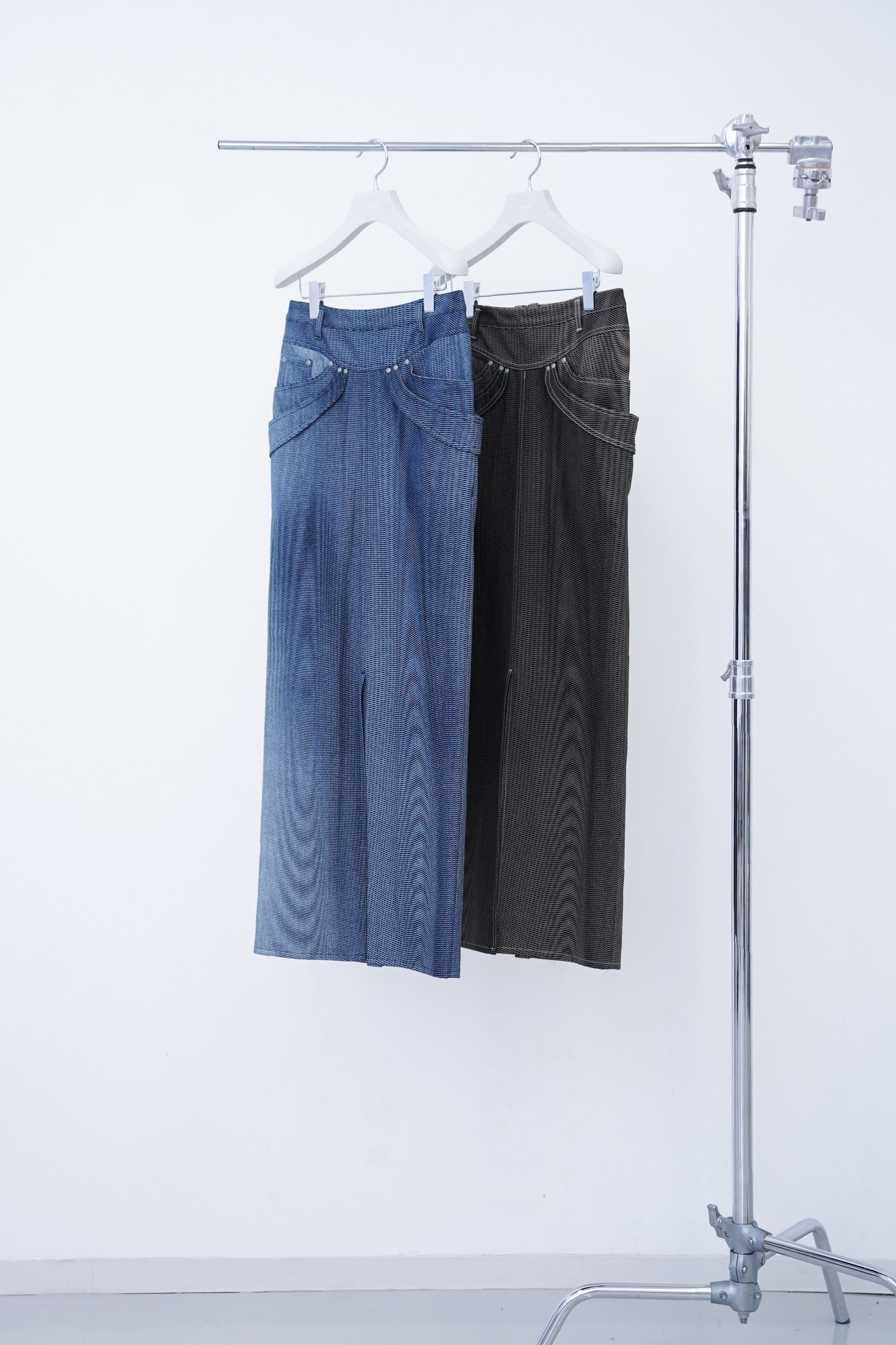 [PRE] Mirage Bleach Skirt / navy