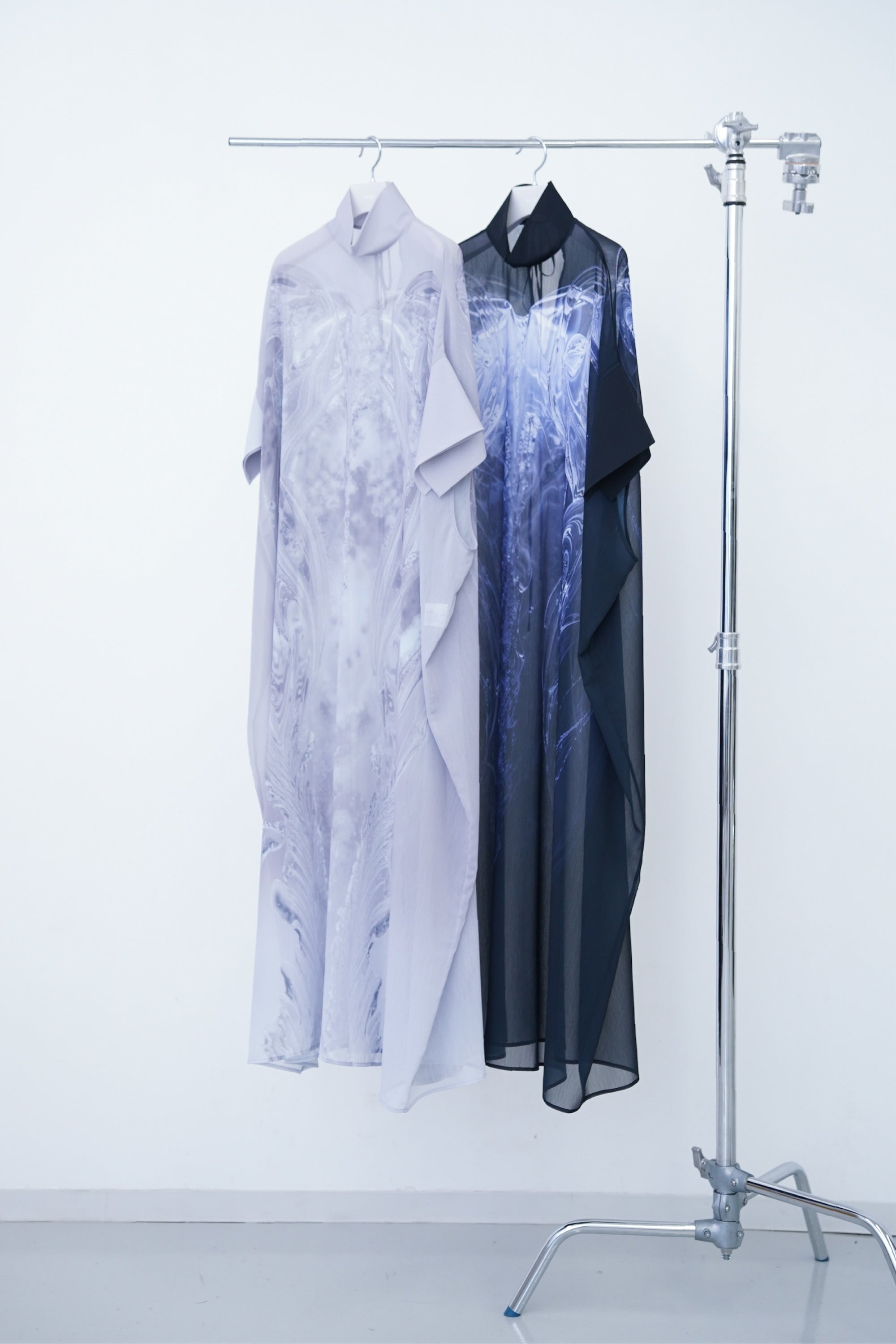 [PRE] Phenomenal Sheer Robe / fog grey