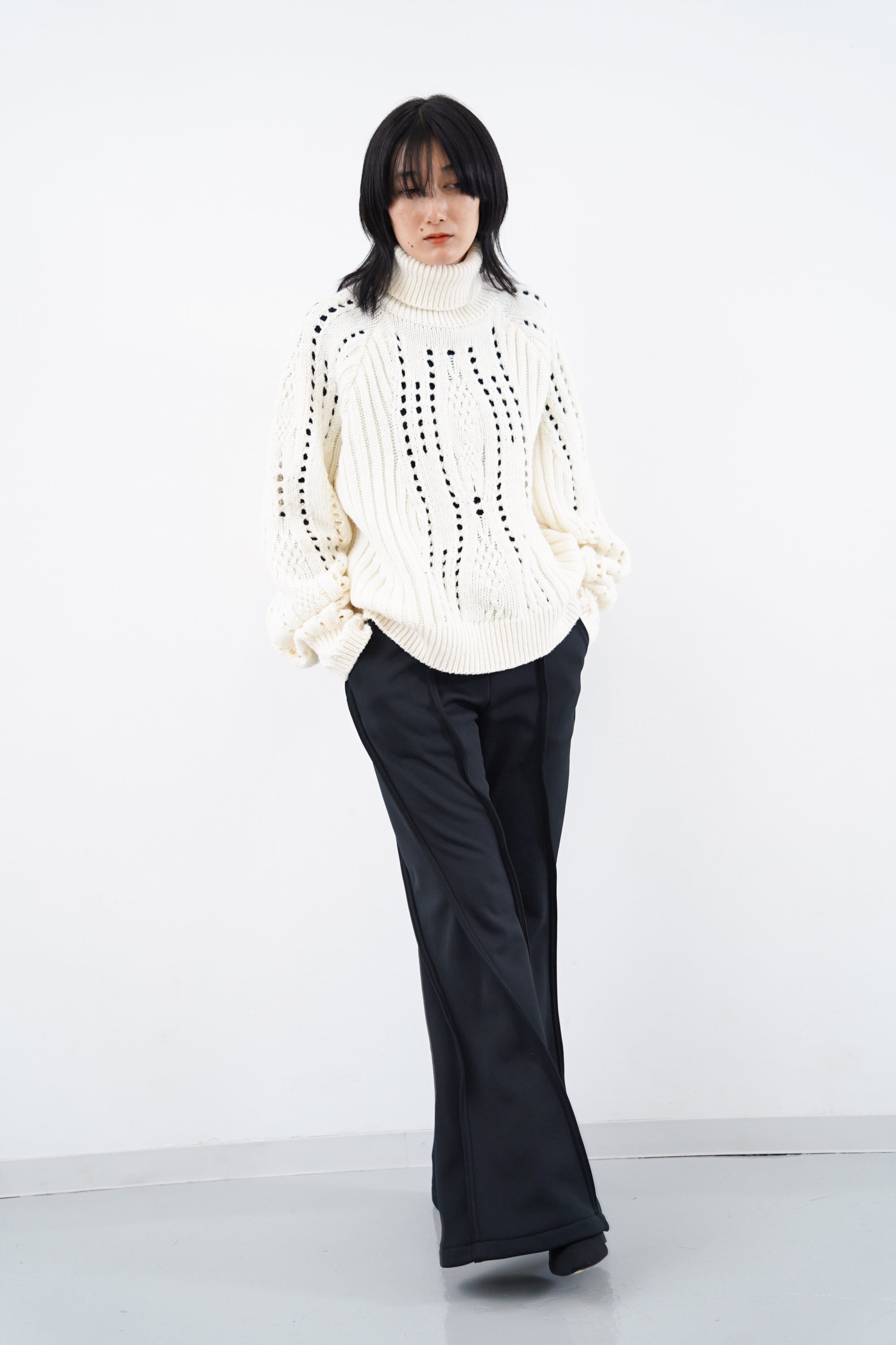 Allele Cable Sweater / ivory