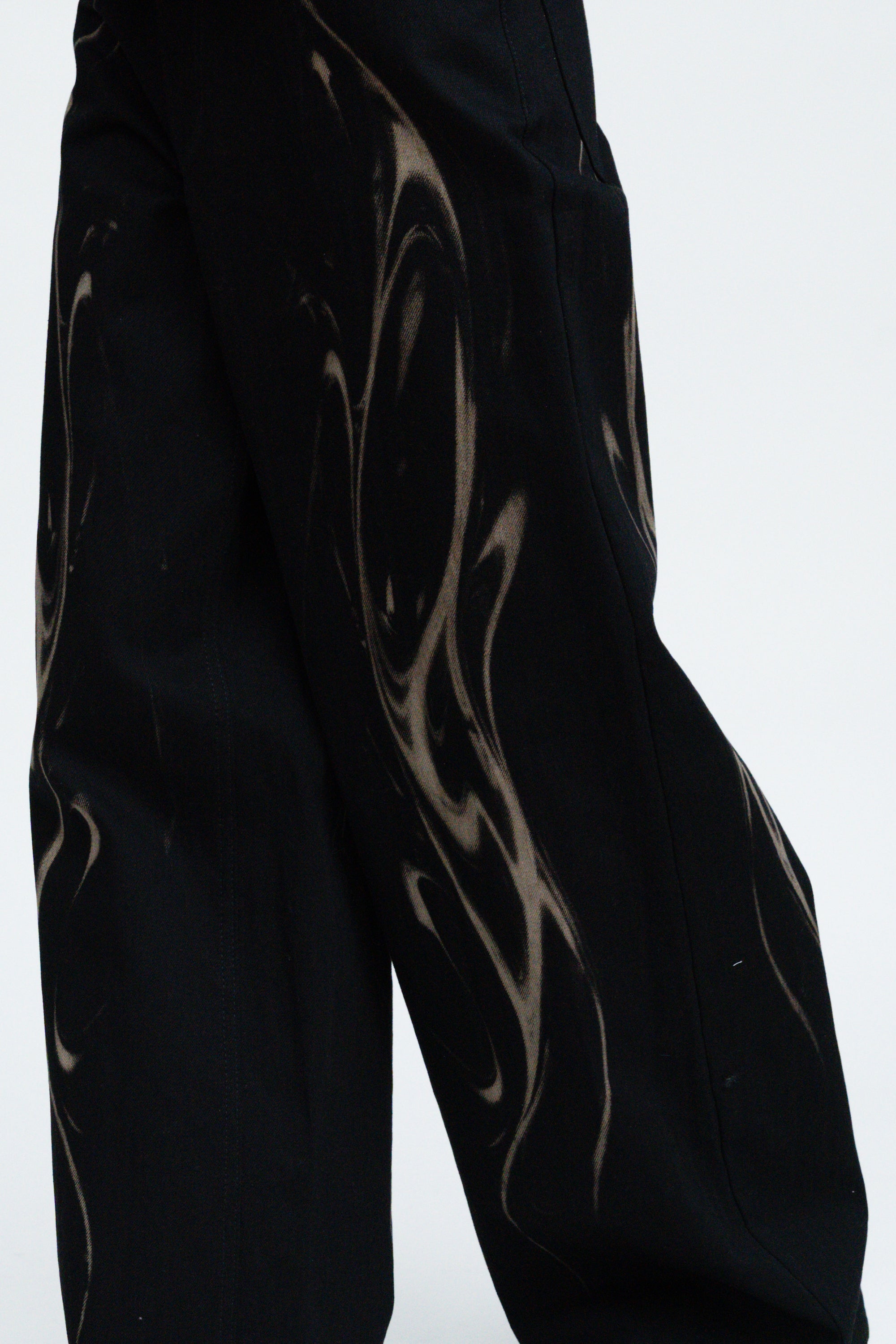 Refract Bleach Denim / black