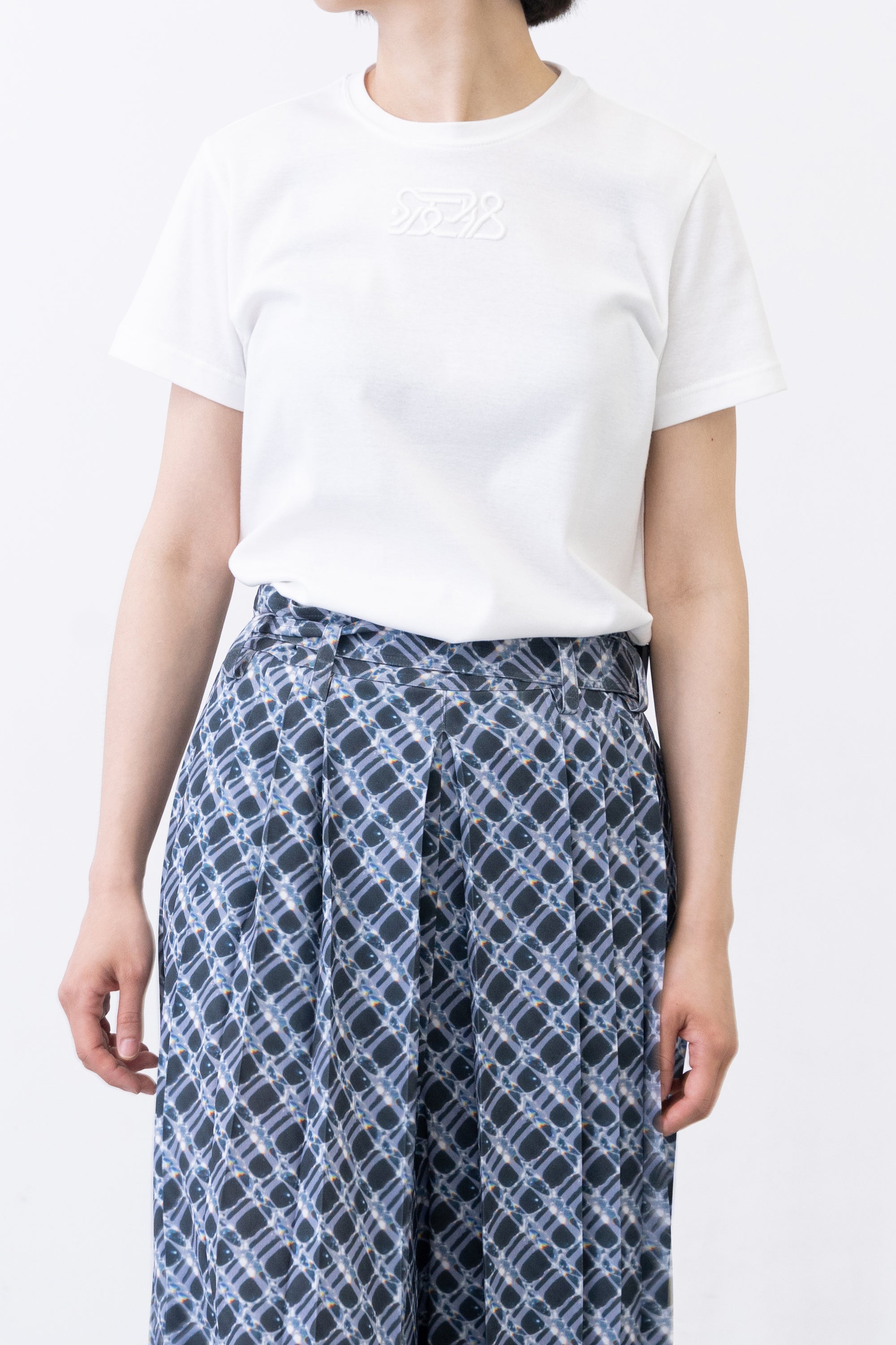 [PRE] TSS-Wave / white