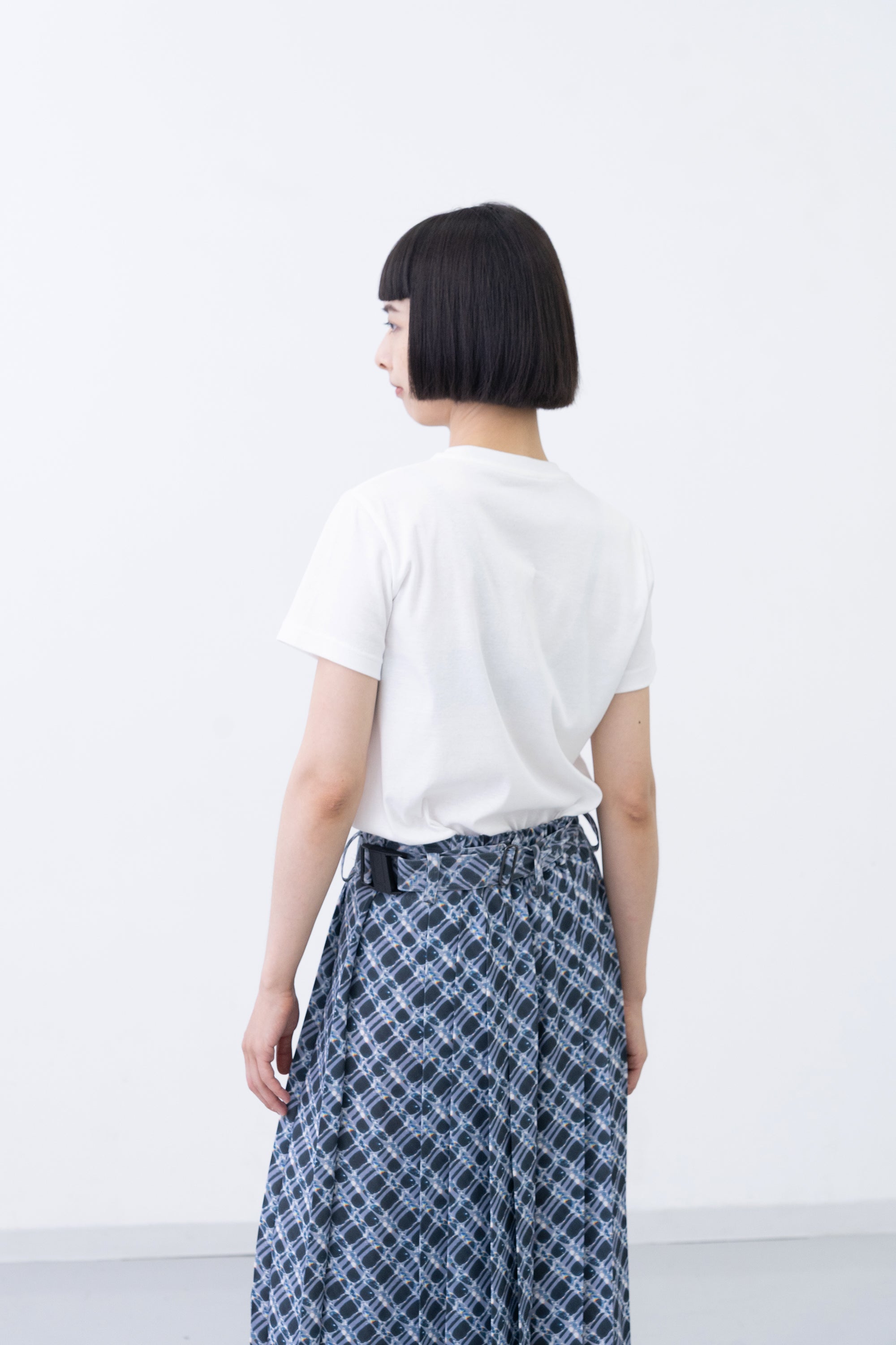 [PRE] Hak Pleats Pants Lattice / charcoal