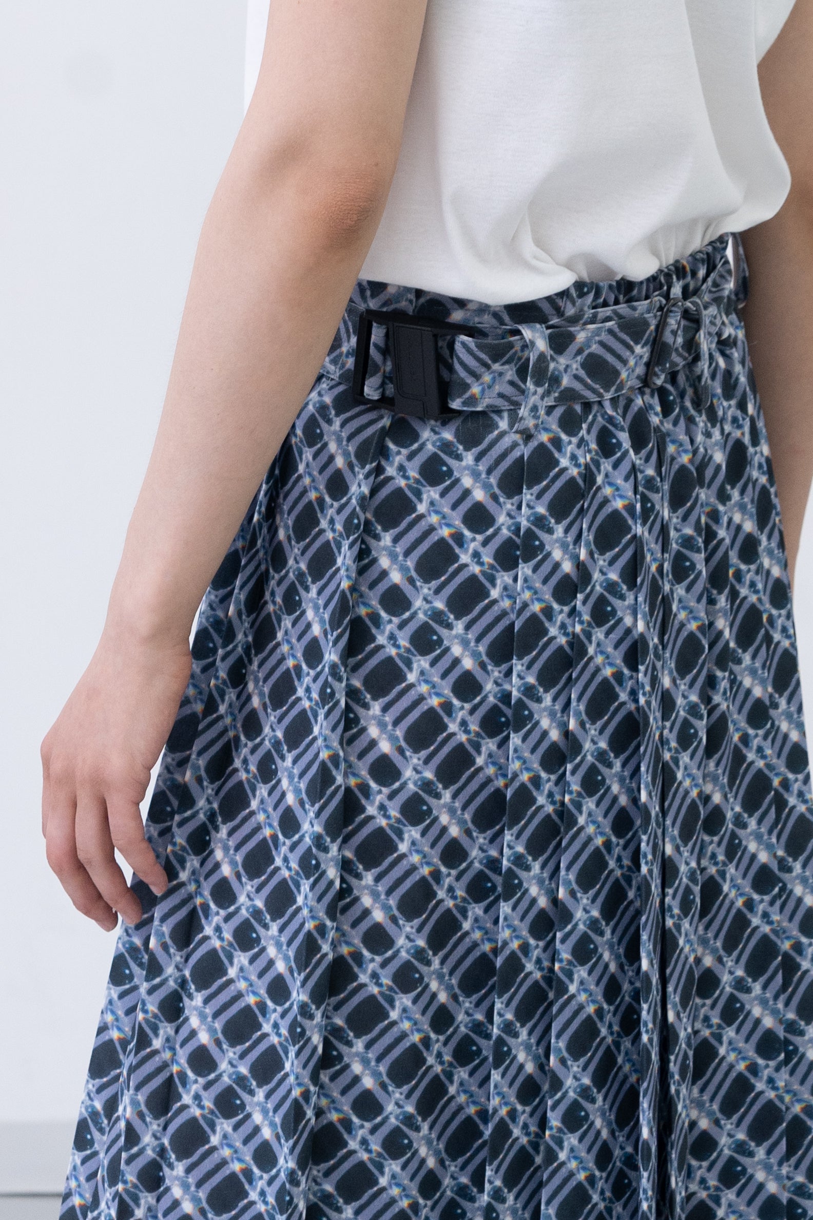 Hak Pleats Pants Lattice / charcoal