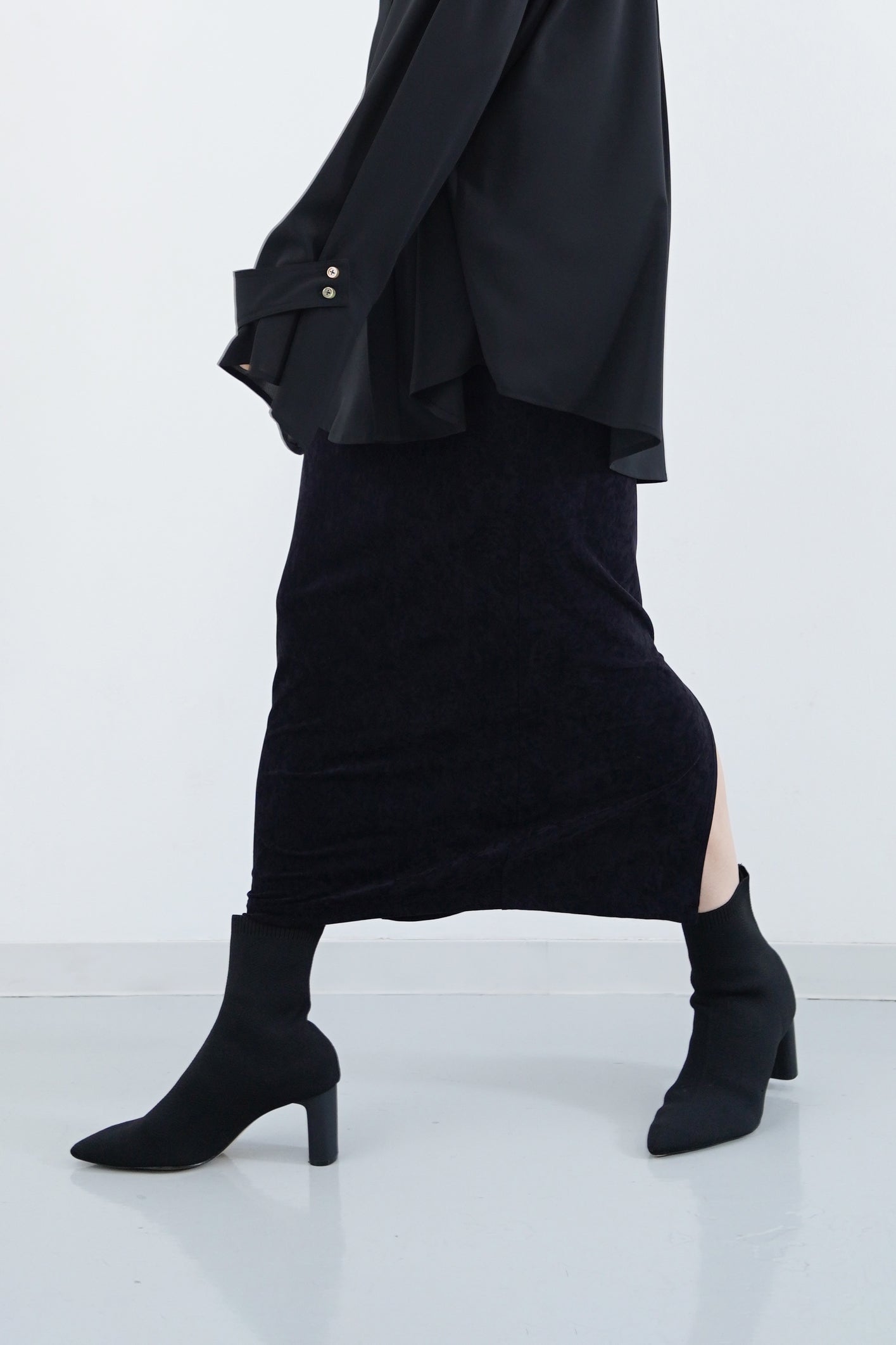 Lunar Velour Skirt / black