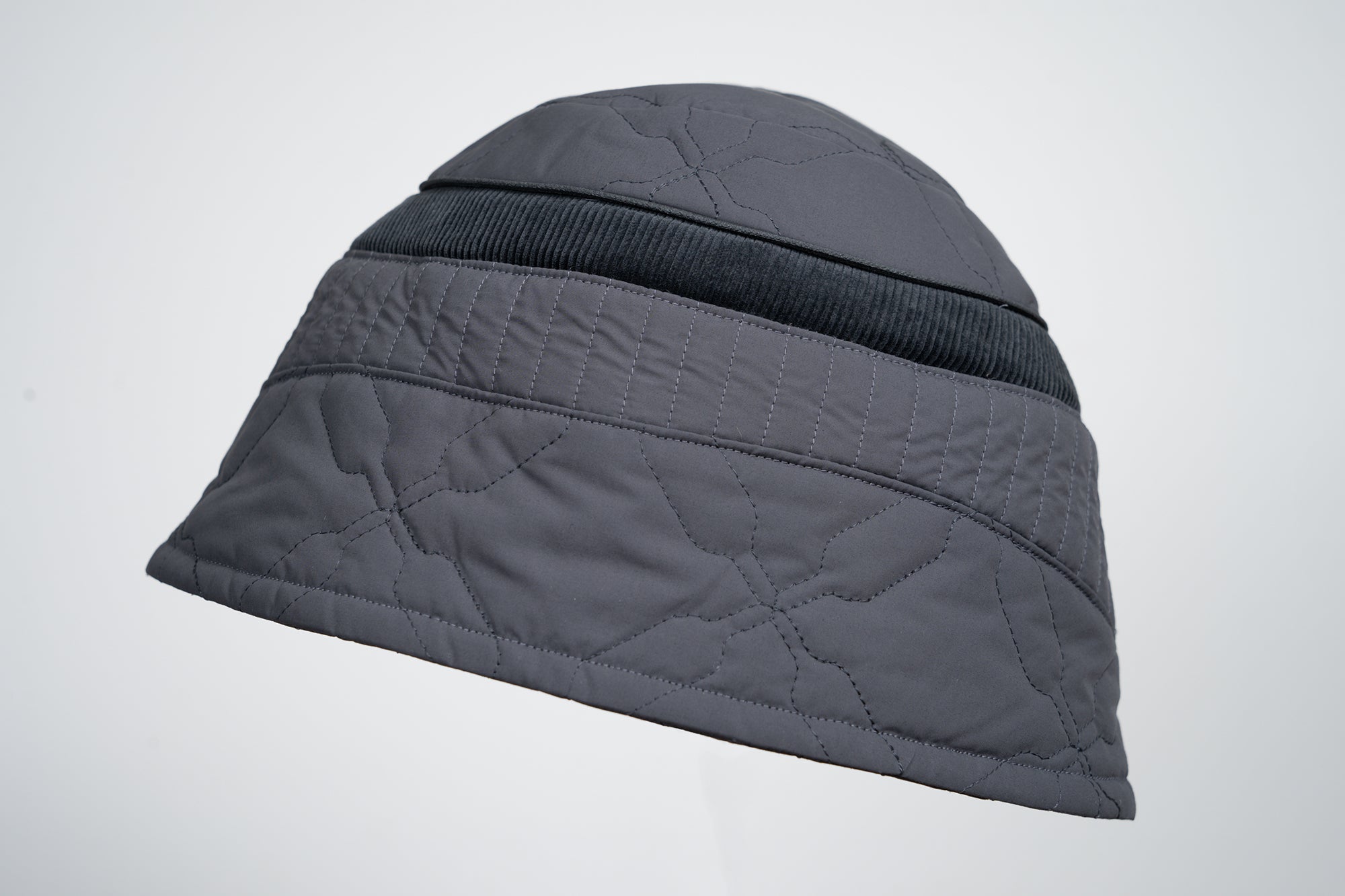 Cell Quilt Hat / charcoal