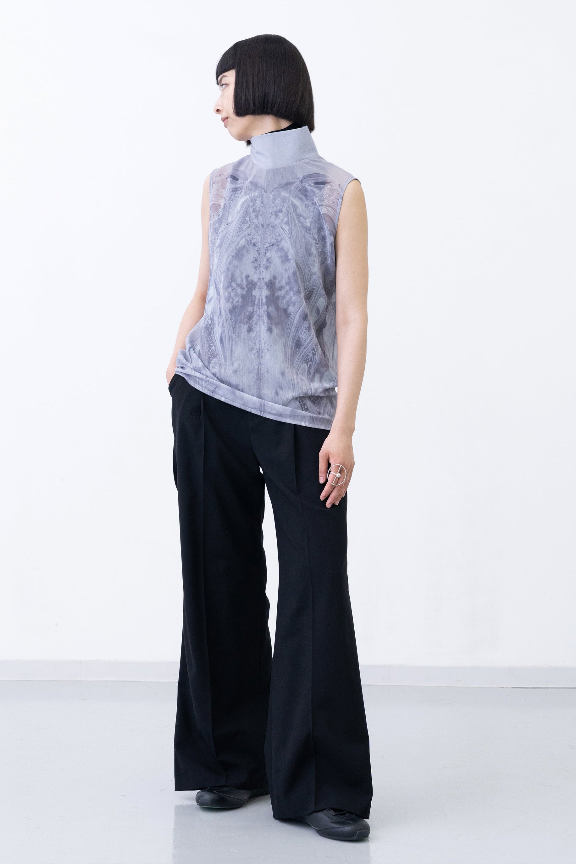 Phenomenal Sheer Blouse / fog grey