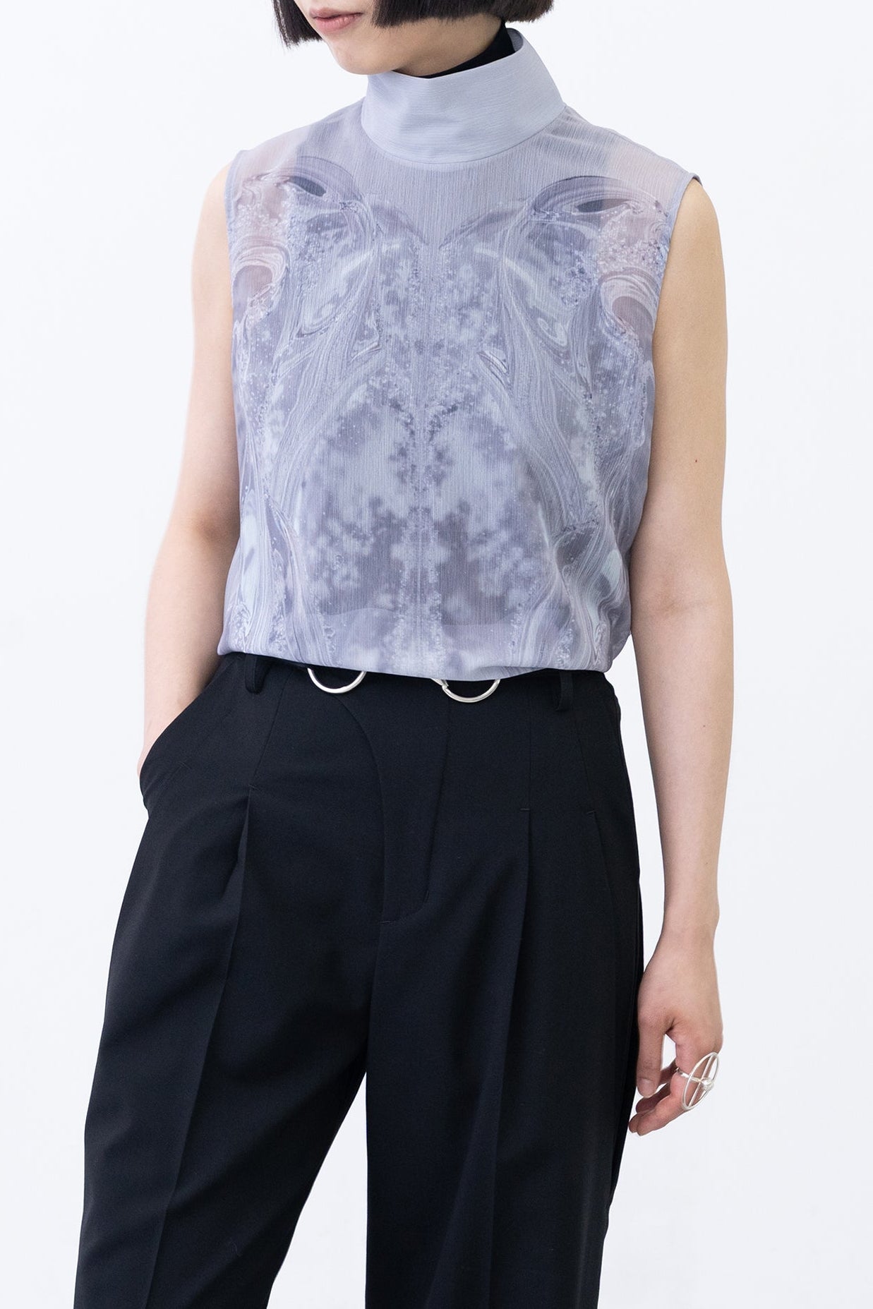 Phenomenal Sheer Blouse / fog grey