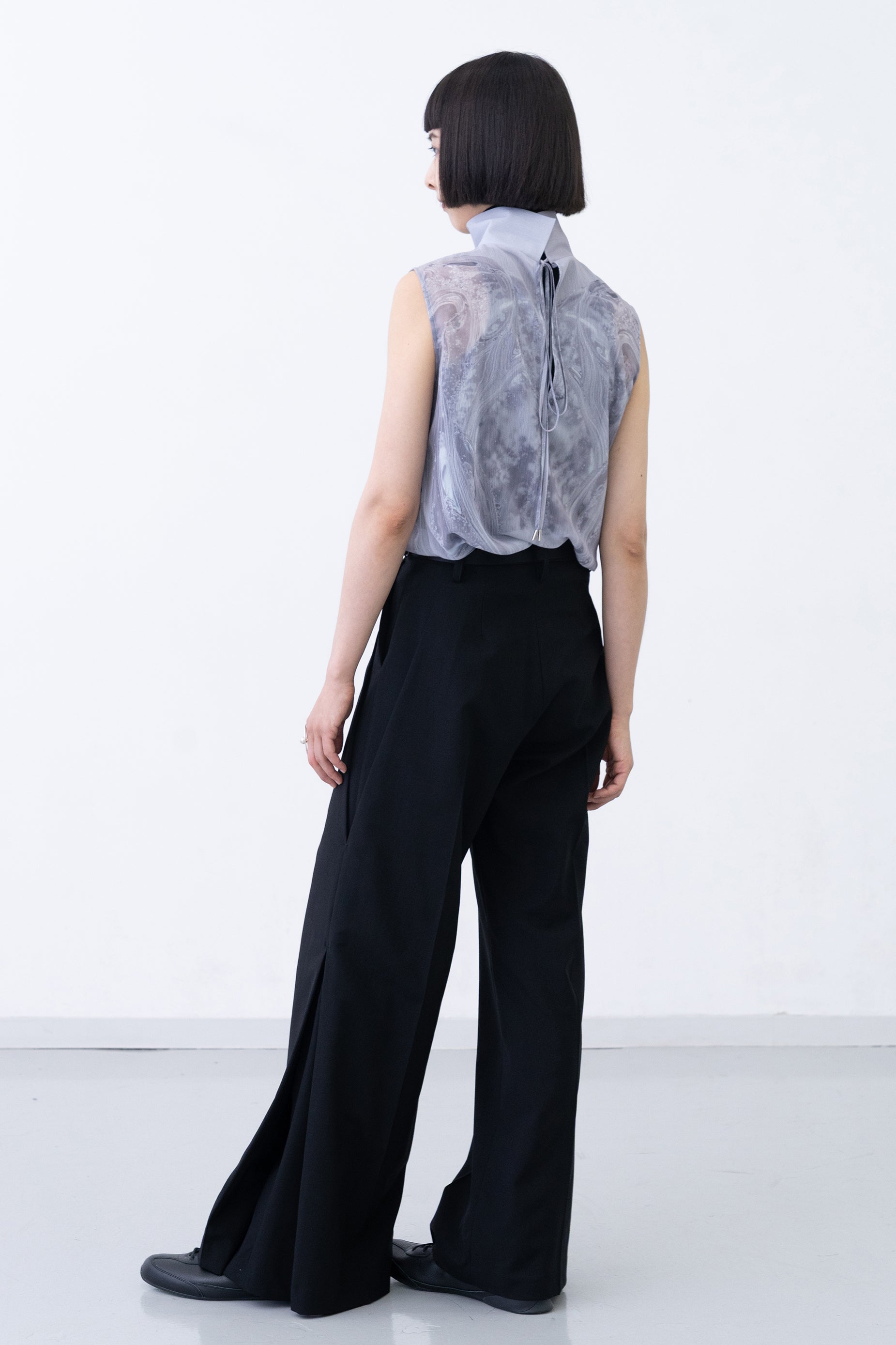[PRE] Phenomenal Sheer Blouse / fog grey
