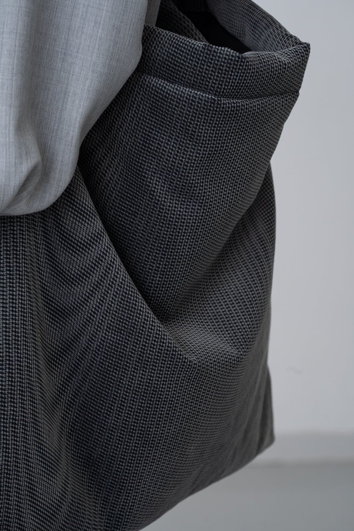 Mirage Corduroy Tote / steal-grey